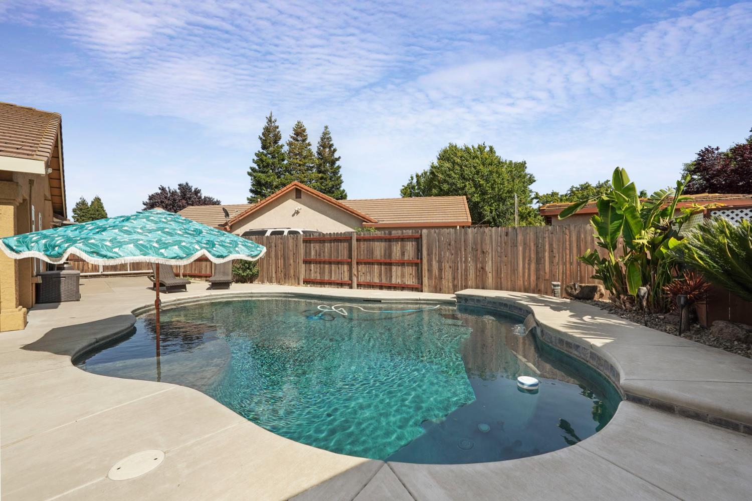 Blackbird Court, Lodi, California image 29