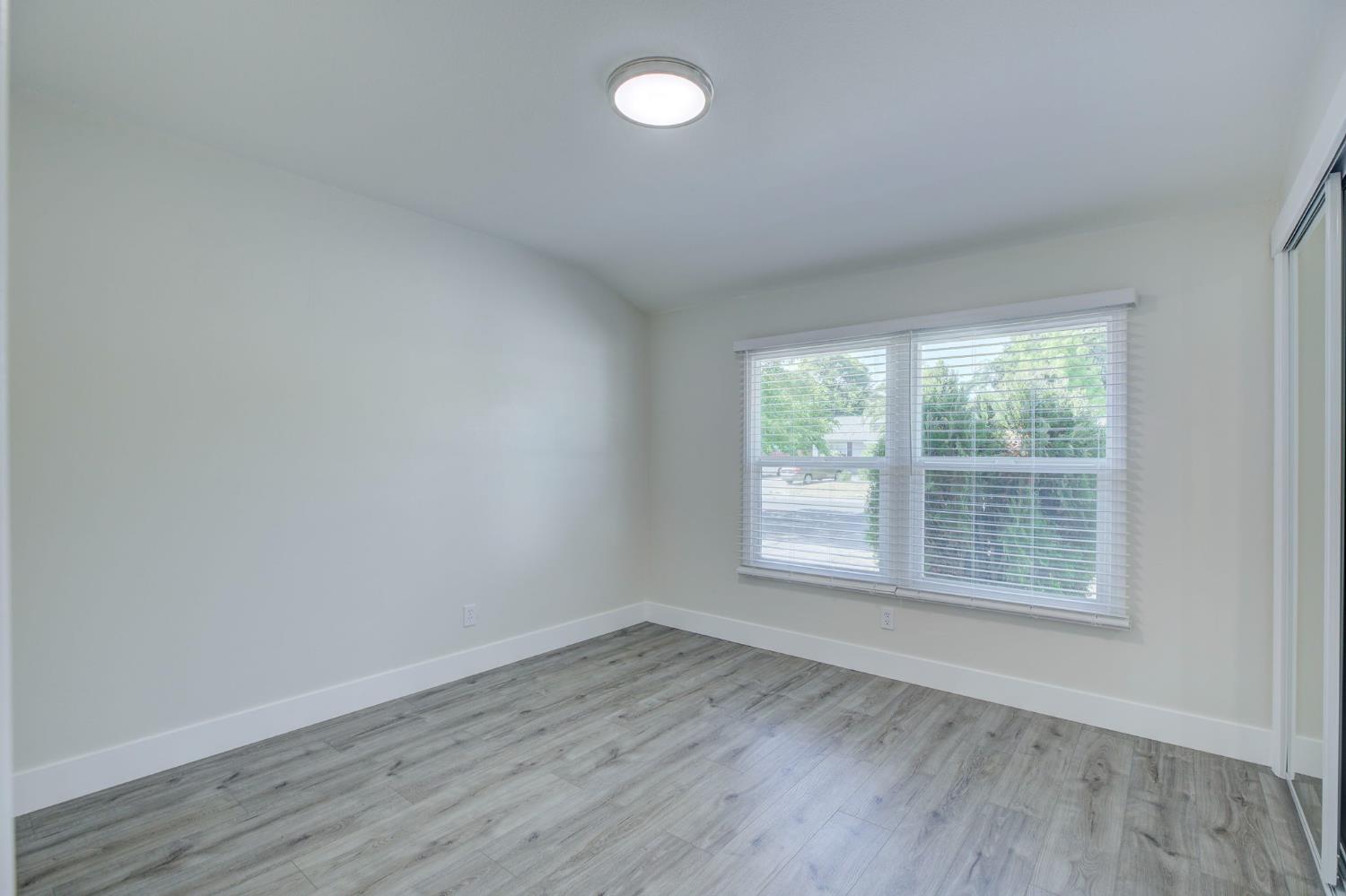 Stockbridge Avenue, Sacramento, California image 13