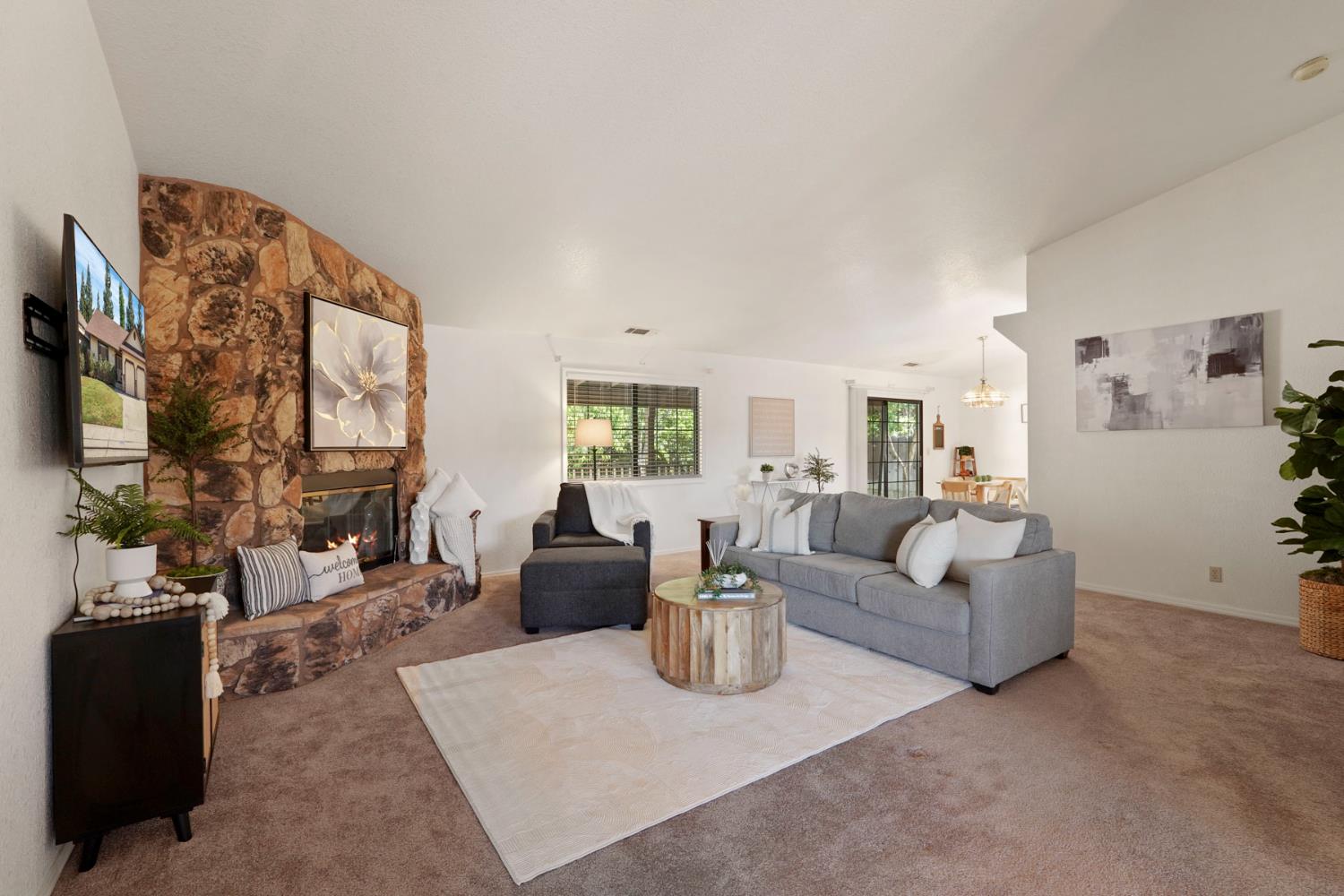 Detail Gallery Image 6 of 39 For 2316 Yosemite Ave, Escalon,  CA 95320 - 3 Beds | 2 Baths