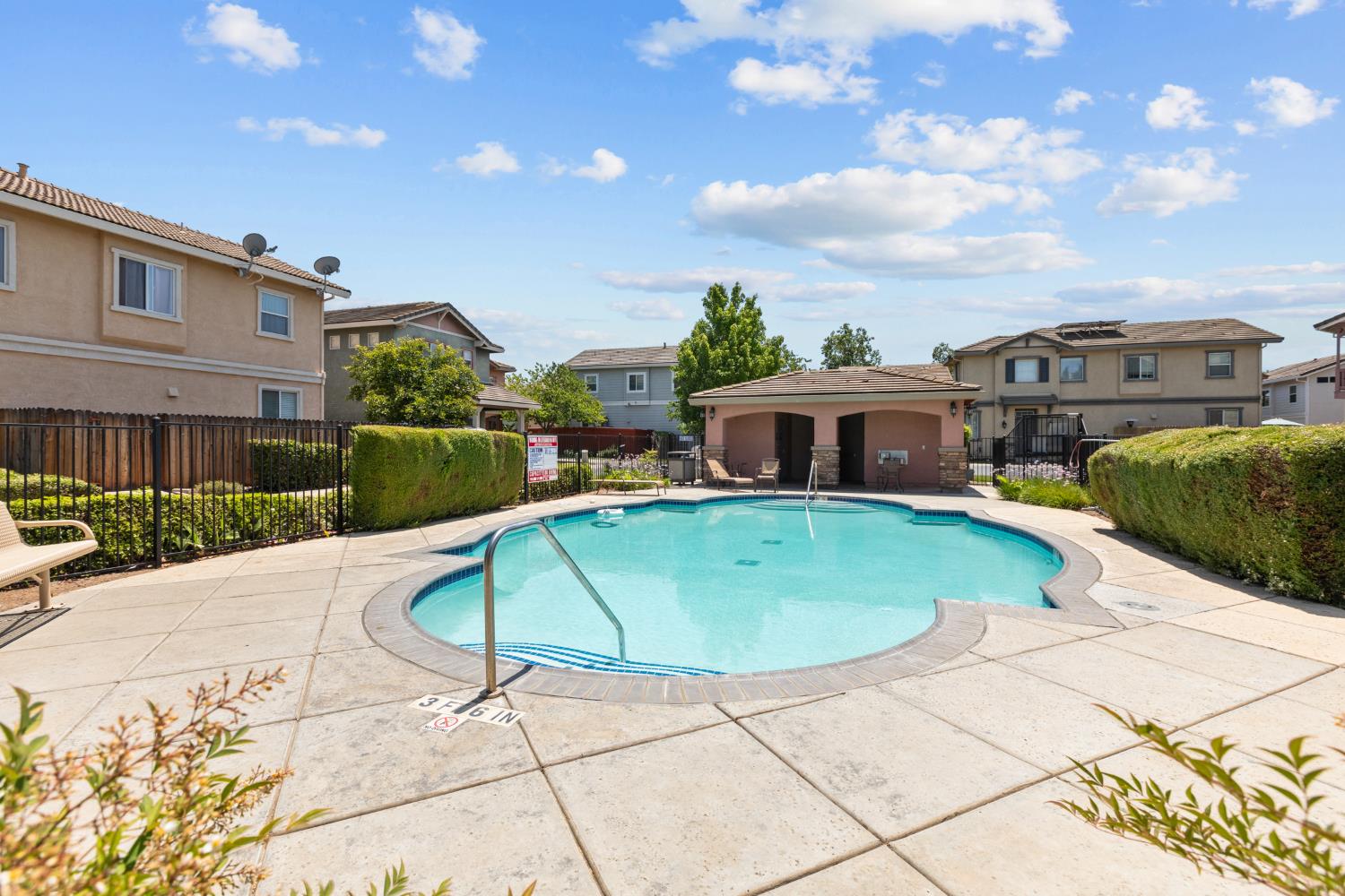 Marrissey Lane, Sacramento, California image 28