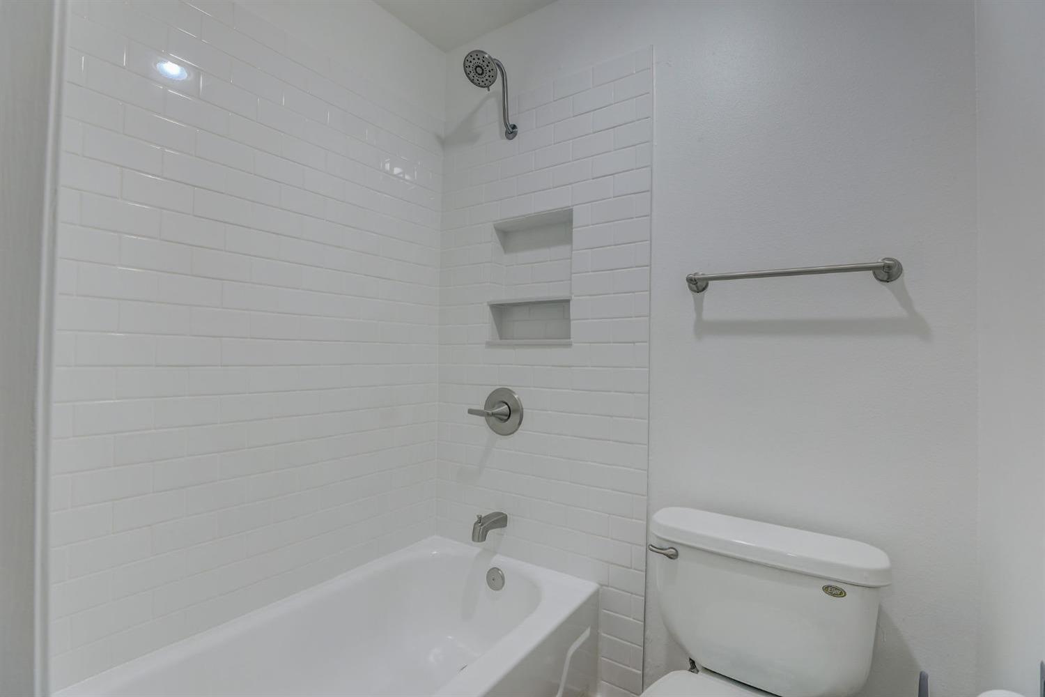 Photo #11: 225071590 Listing: Photo #11