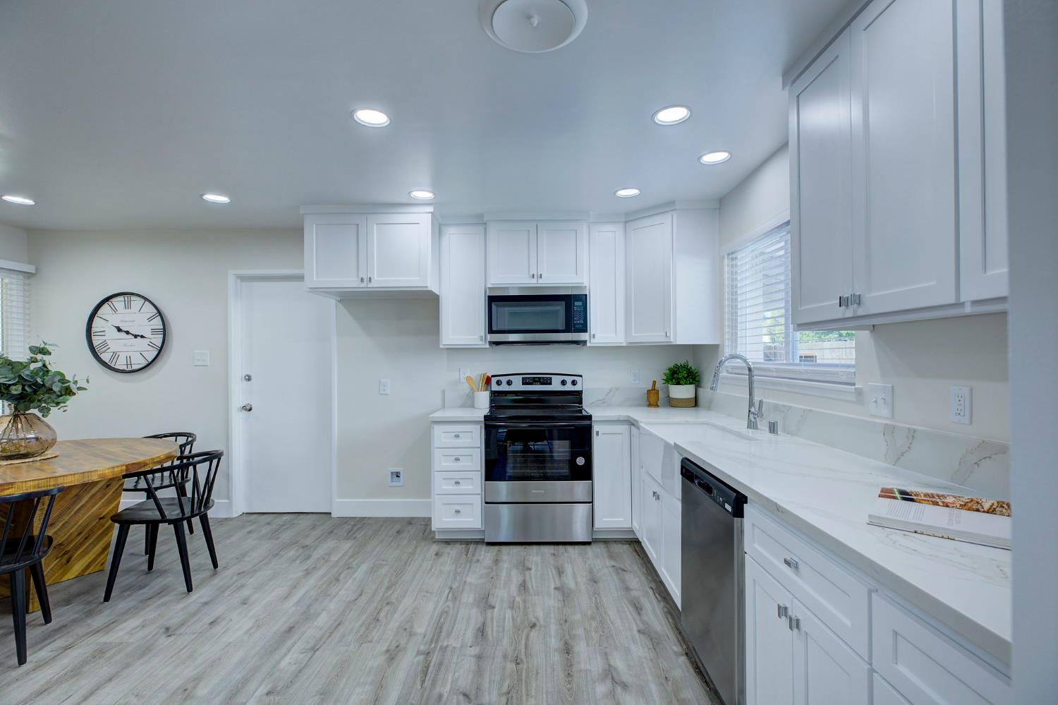 Stockbridge Avenue, Sacramento, California image 7