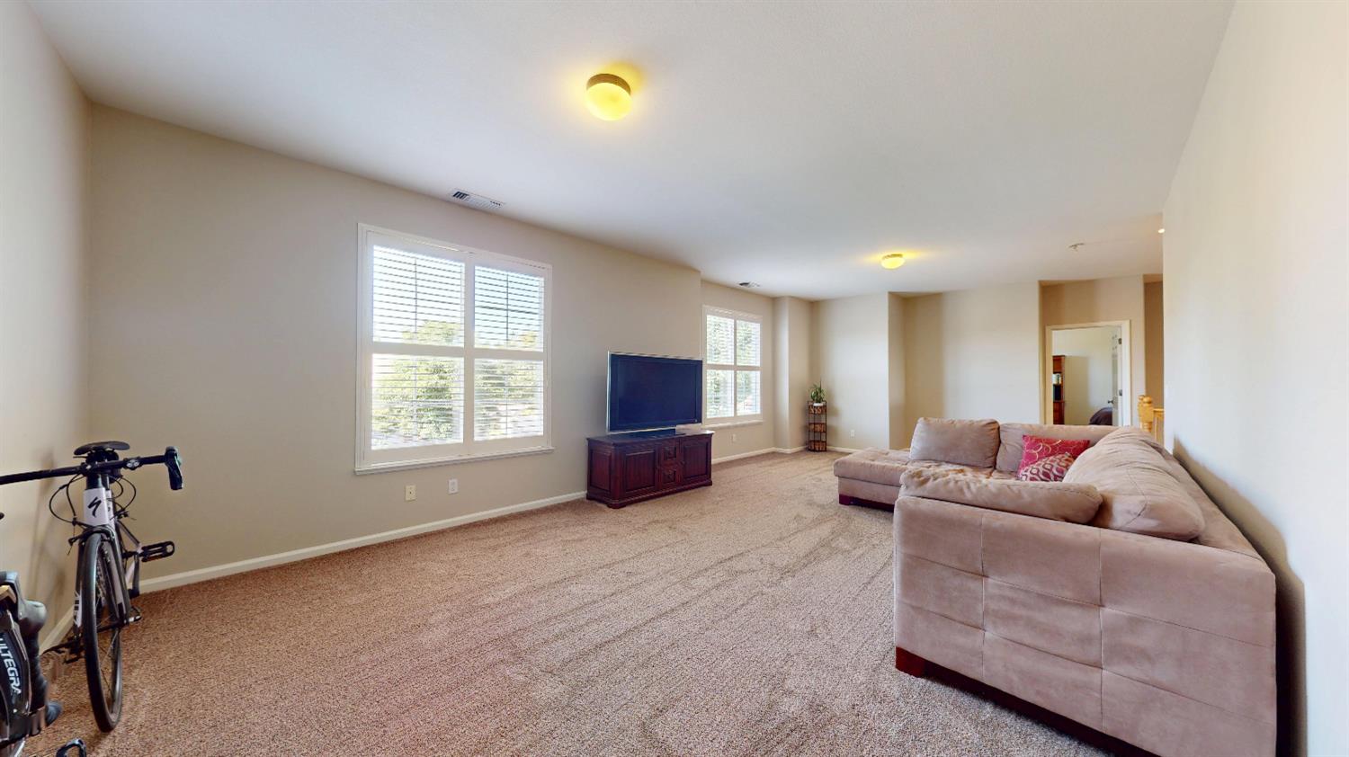 Avignon Lane, Modesto, California image 15