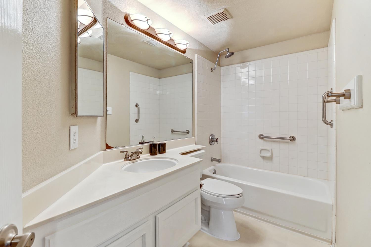 Thornbridge Drive, Galt, California image 17