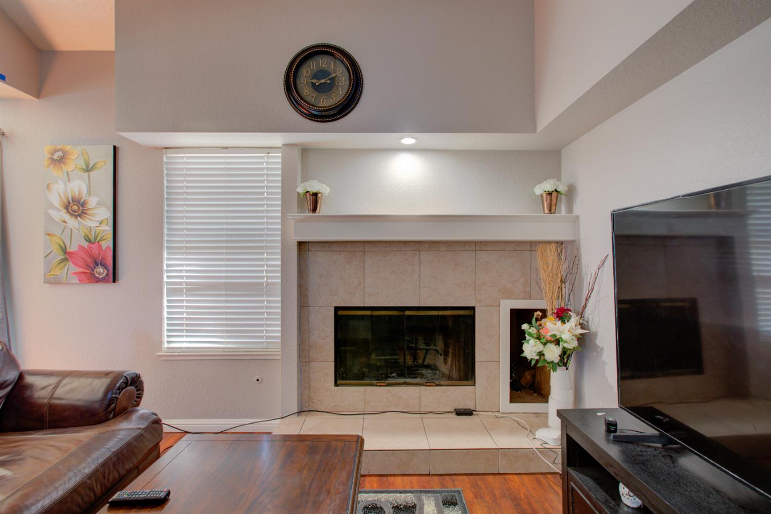 Crestwood Avenue, Manteca, California image 2