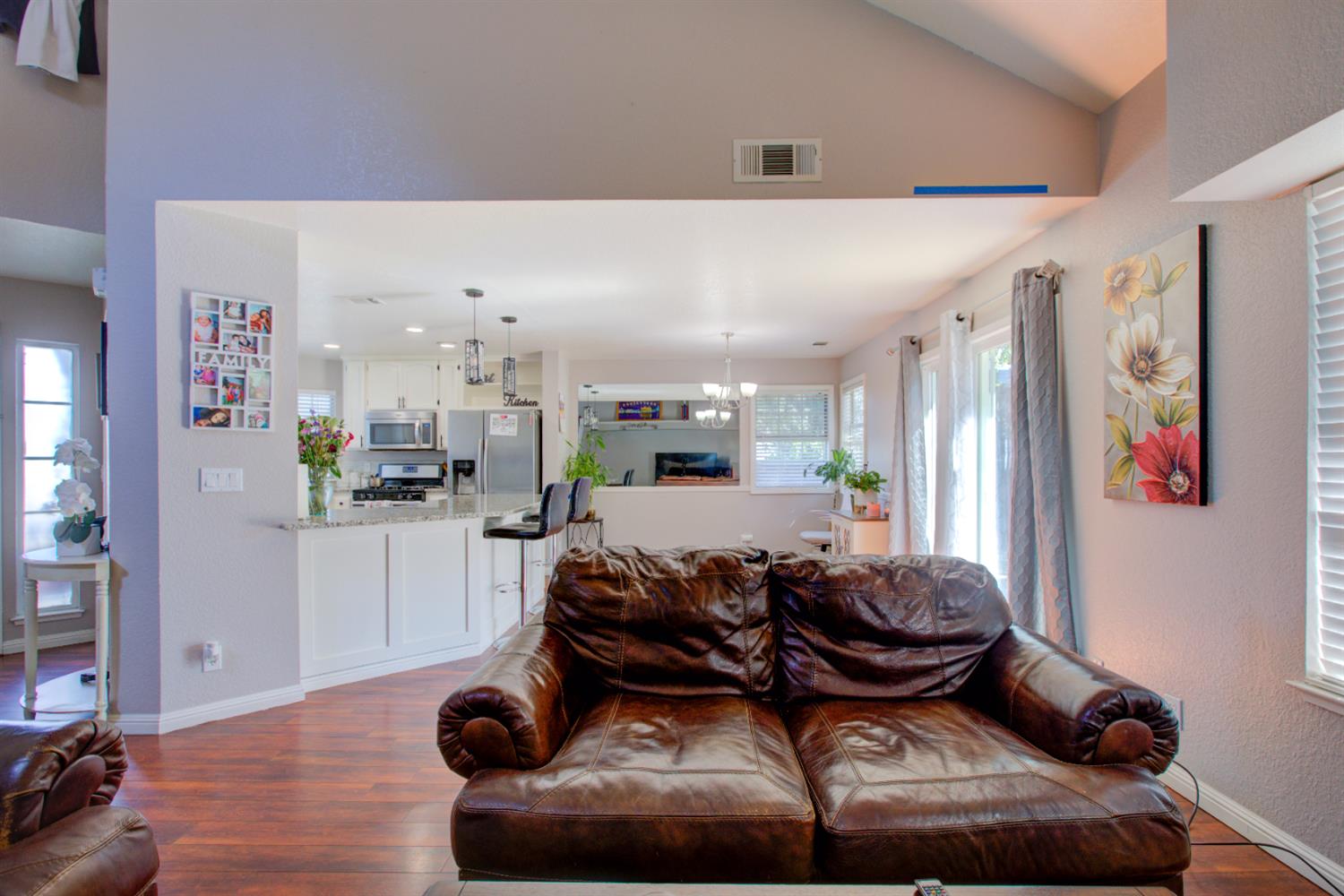 Crestwood Avenue, Manteca, California image 5