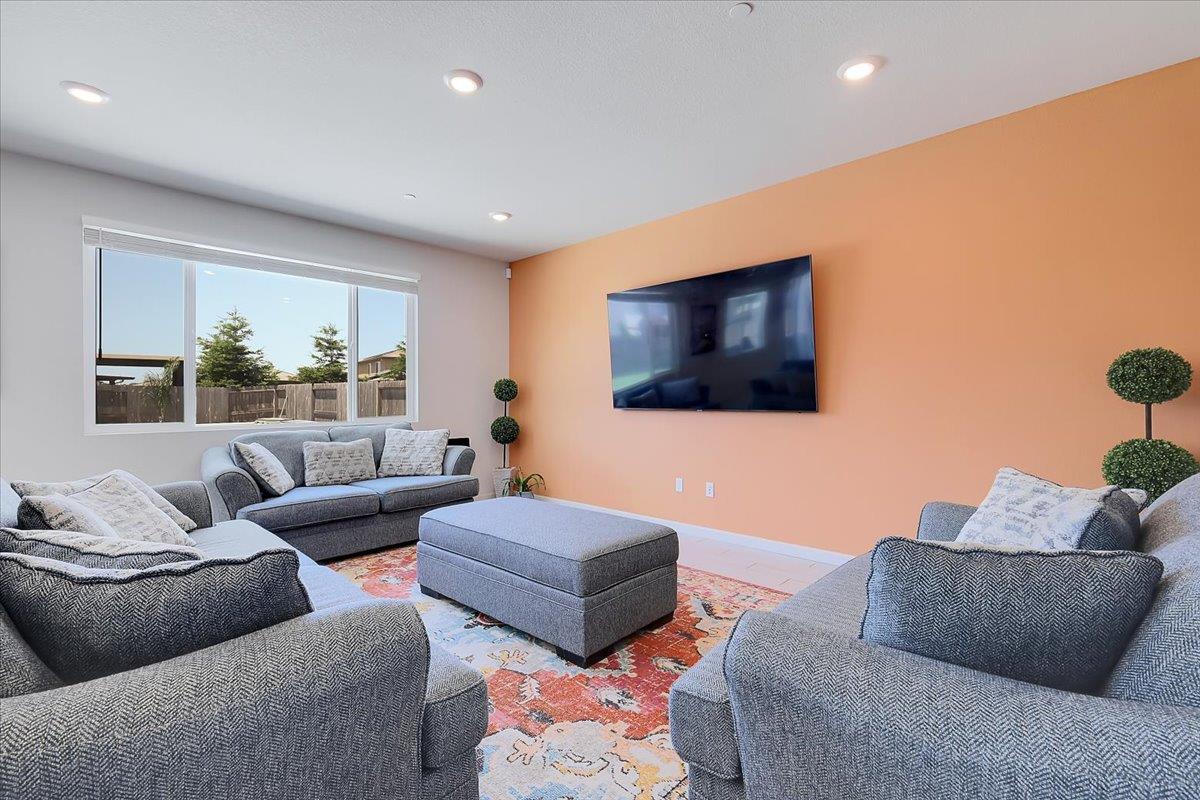 Berryessa Way, Olivehurst, California image 8