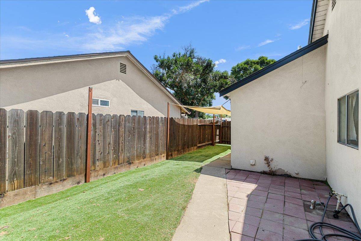 Entrada Way, Modesto, California image 38