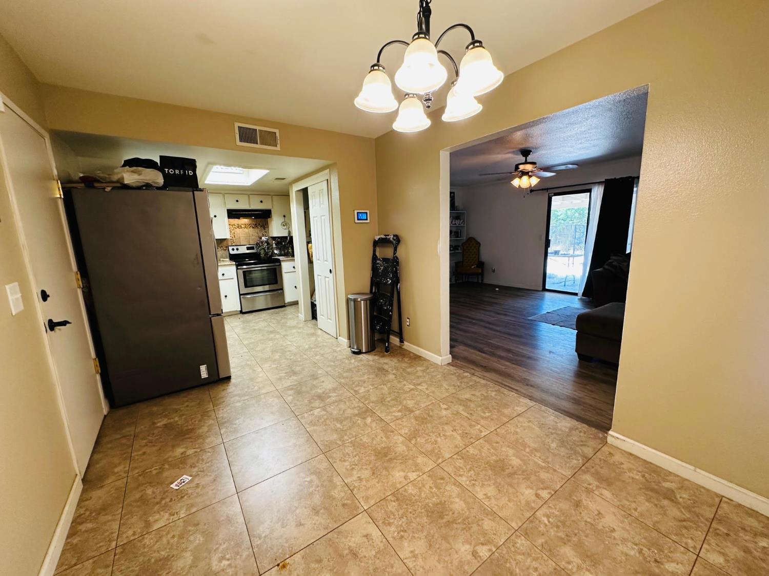 W Malibu Avenue, Fresno, California image 6