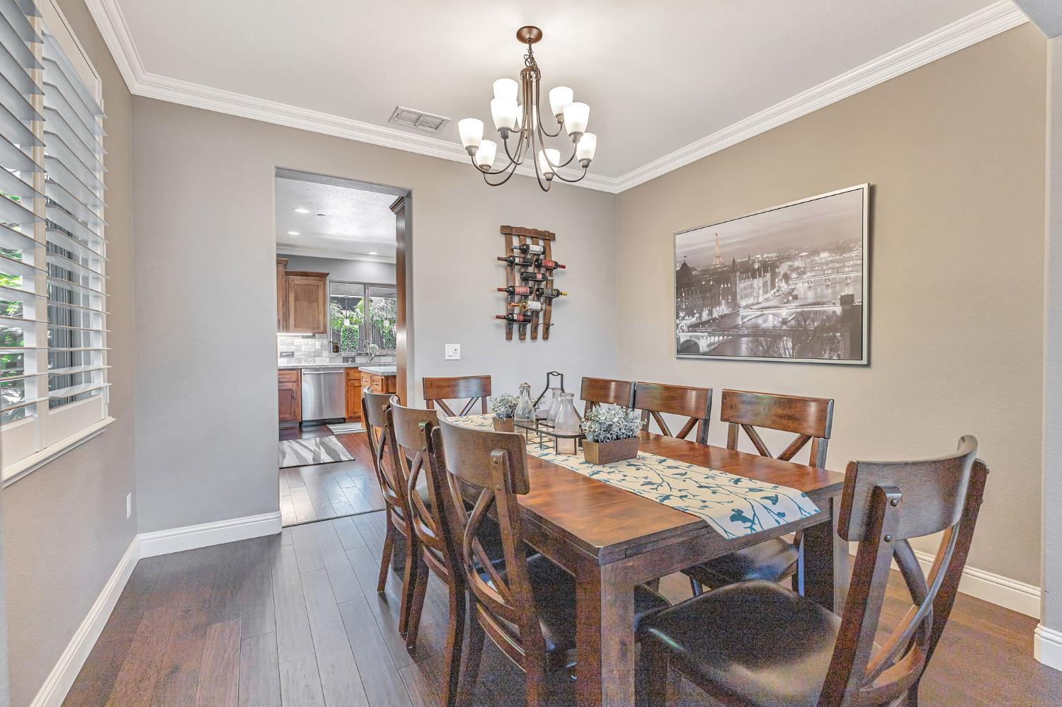 Detail Gallery Image 14 of 45 For 1088 Broken Spoke Ln, Roseville,  CA 95747 - 5 Beds | 4/1 Baths