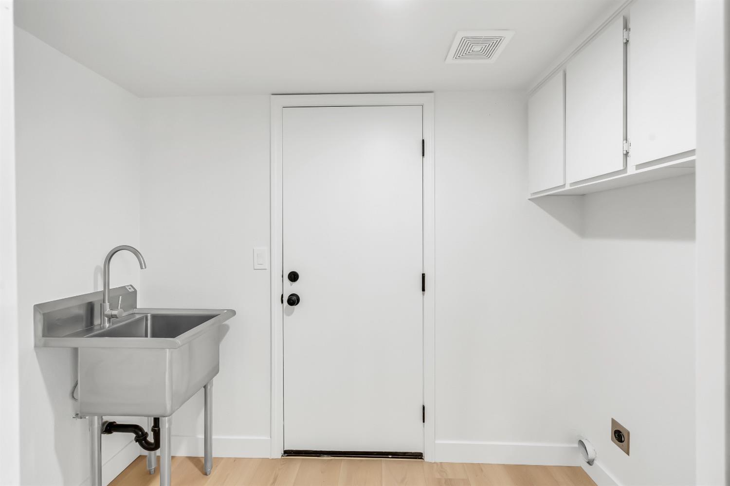 Detail Gallery Image 16 of 57 For 7213 Tiant Way, Elk Grove,  CA 95758 - 3 Beds | 2/1 Baths
