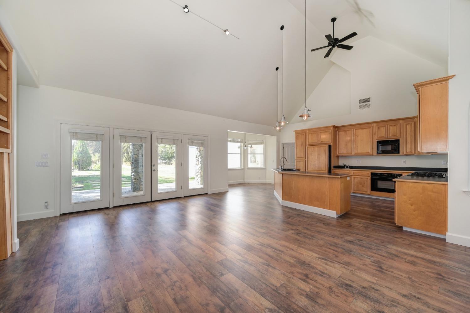 Gray Oak Drive, Rough and Ready, California image 4