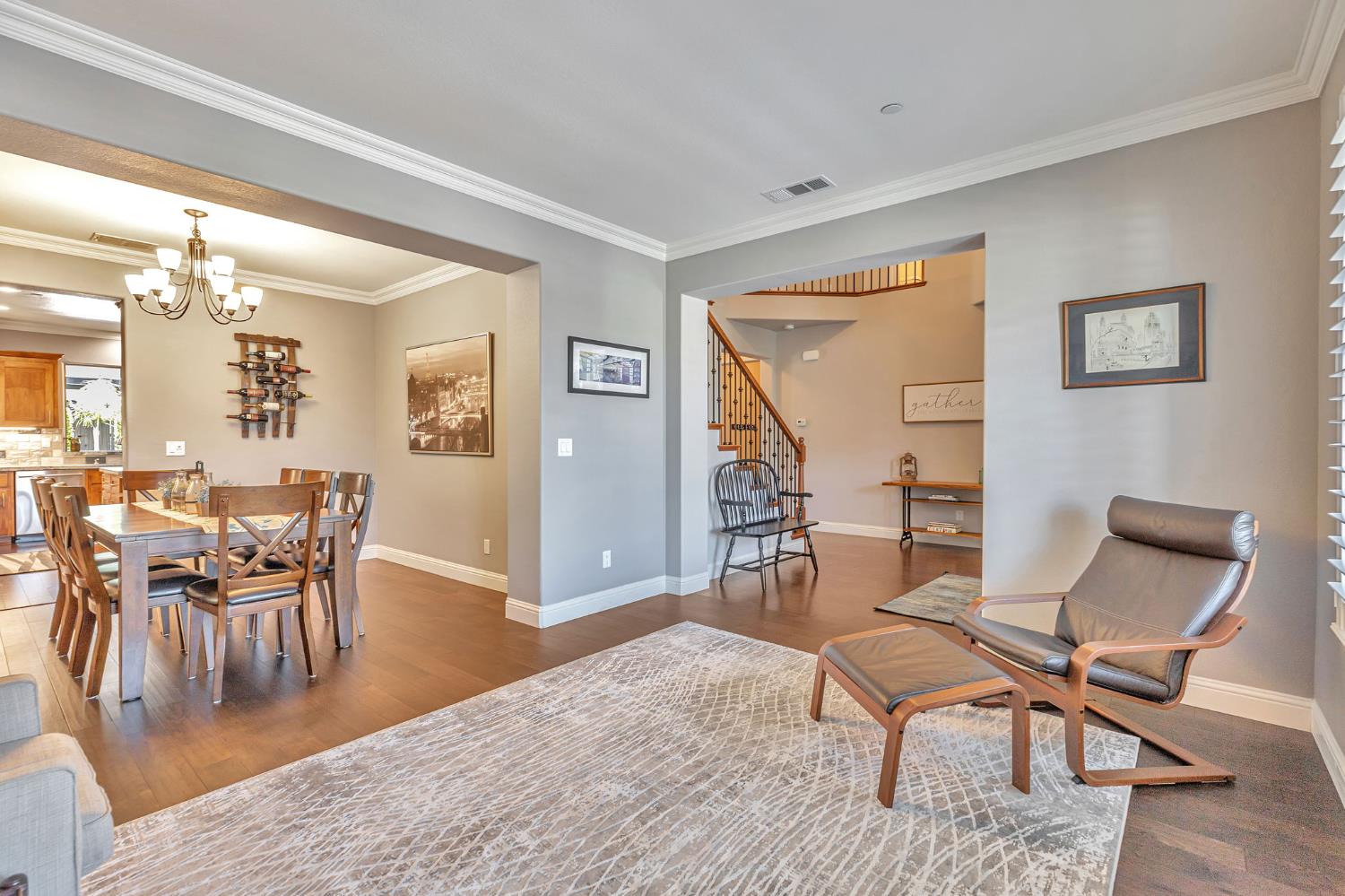 Detail Gallery Image 6 of 45 For 1088 Broken Spoke Ln, Roseville,  CA 95747 - 5 Beds | 4/1 Baths
