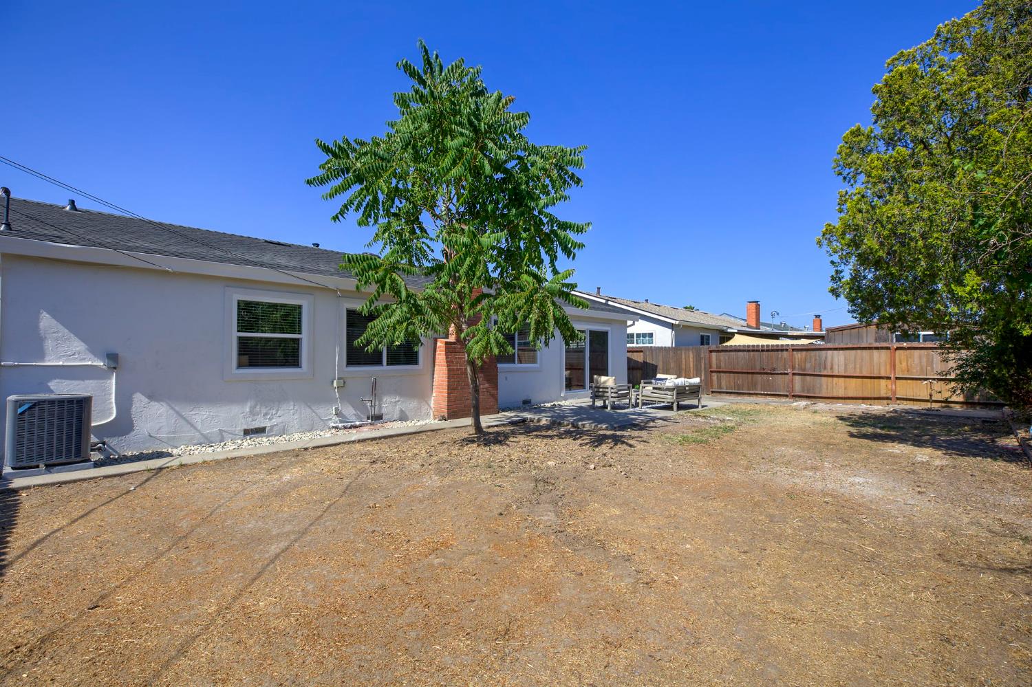 Stockbridge Avenue, Sacramento, California image 21
