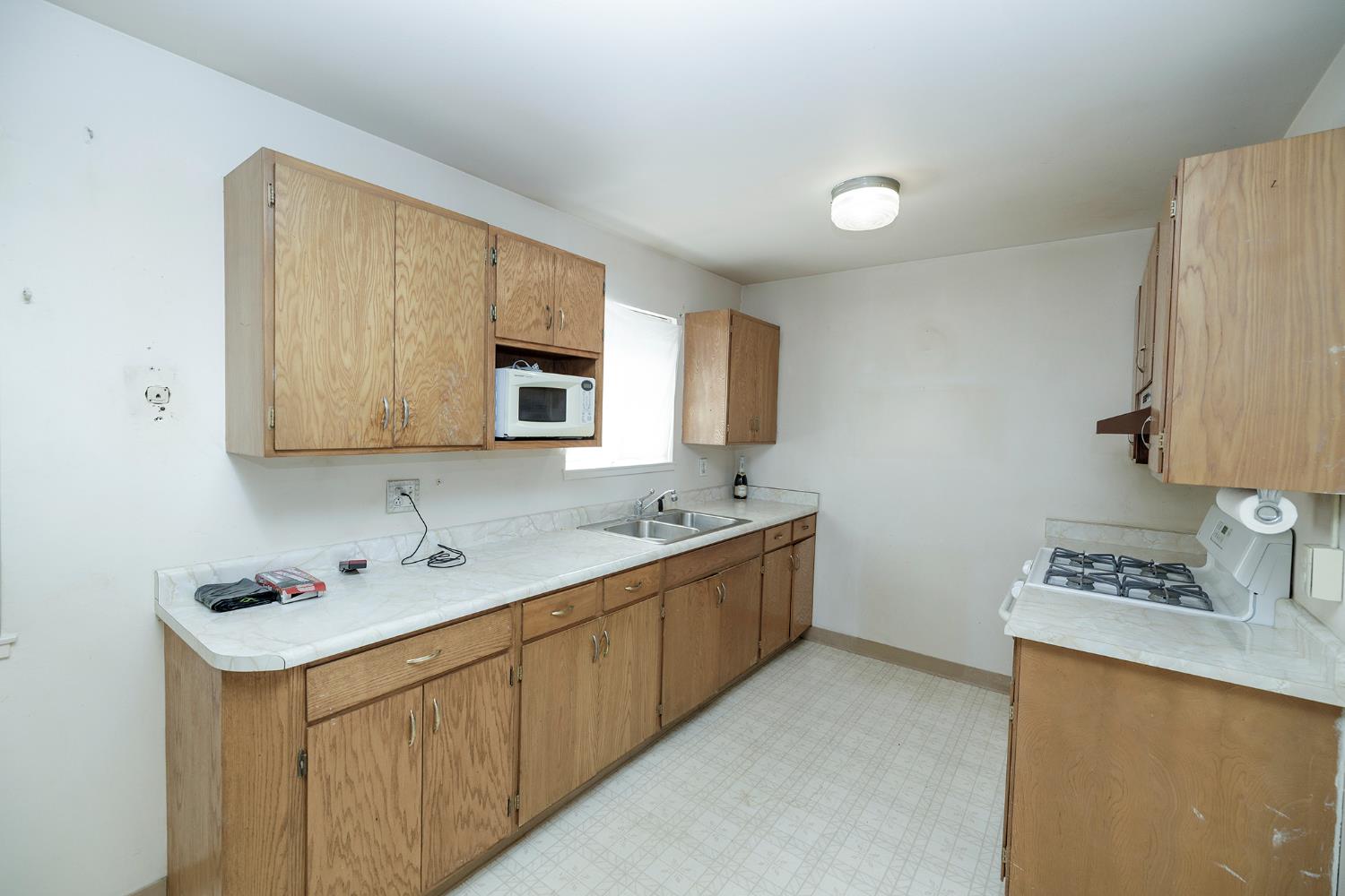 Vermont Avenue, Los Banos, California image 9