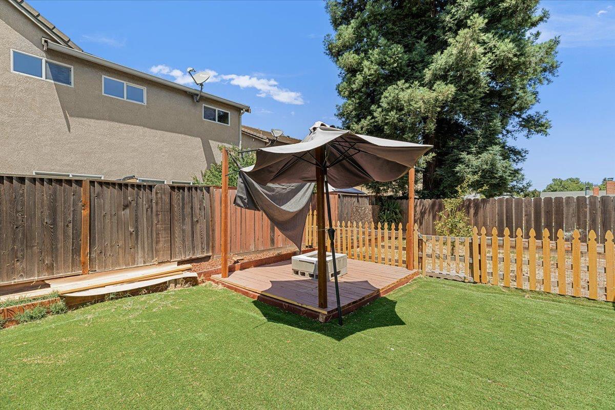 Entrada Way, Modesto, California image 31