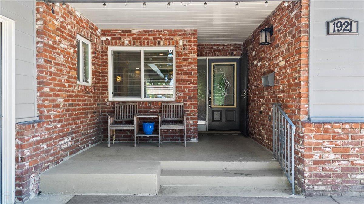 Sherwood Avenue, Modesto, California image 7