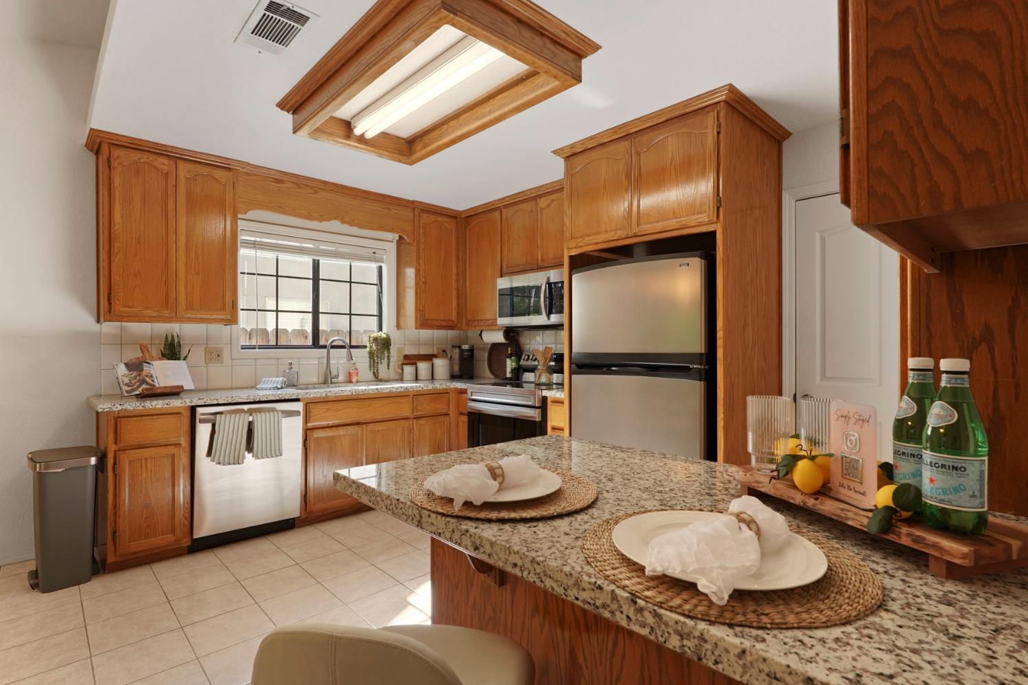 Detail Gallery Image 13 of 39 For 2316 Yosemite Ave, Escalon,  CA 95320 - 3 Beds | 2 Baths