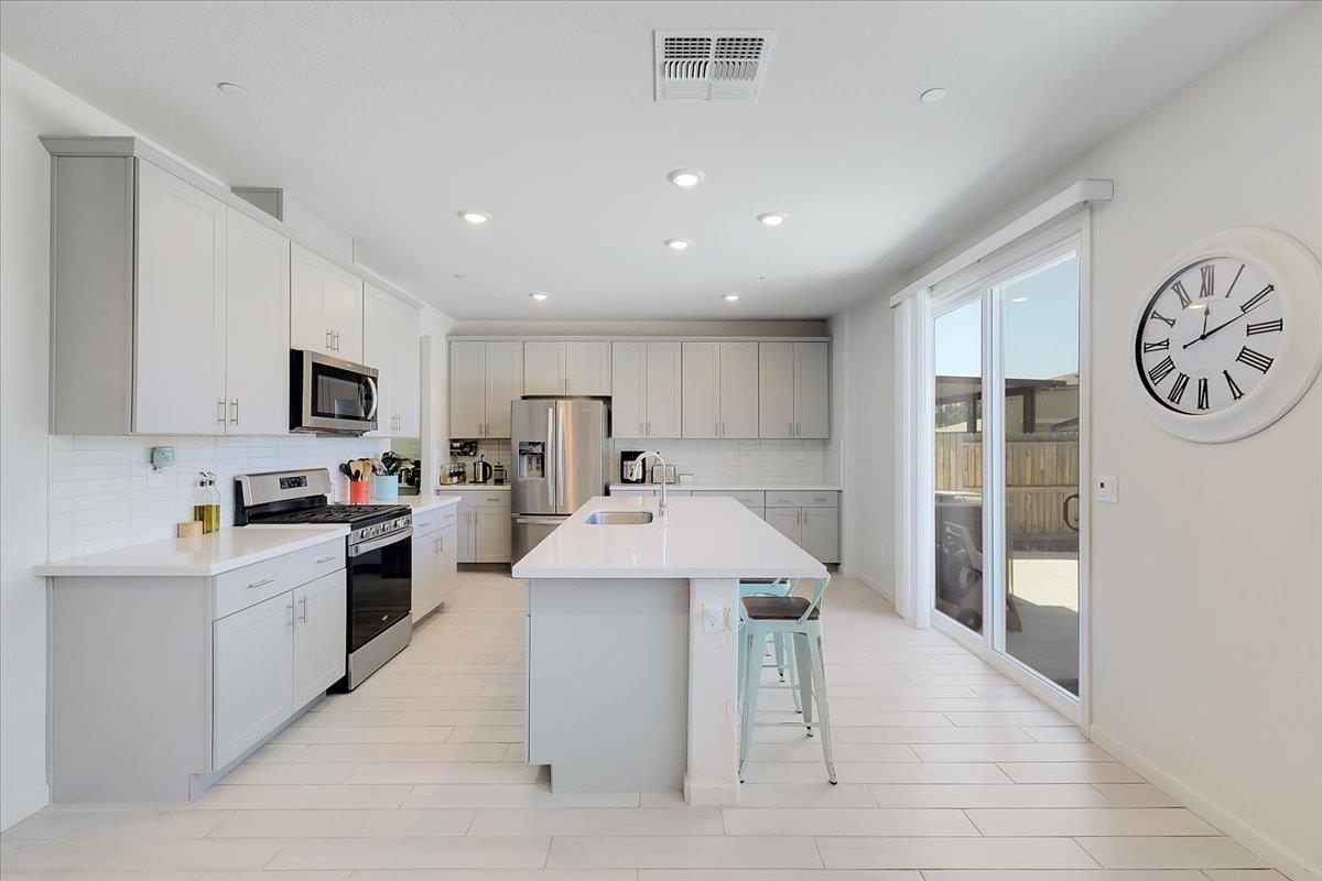 Berryessa Way, Olivehurst, California image 13