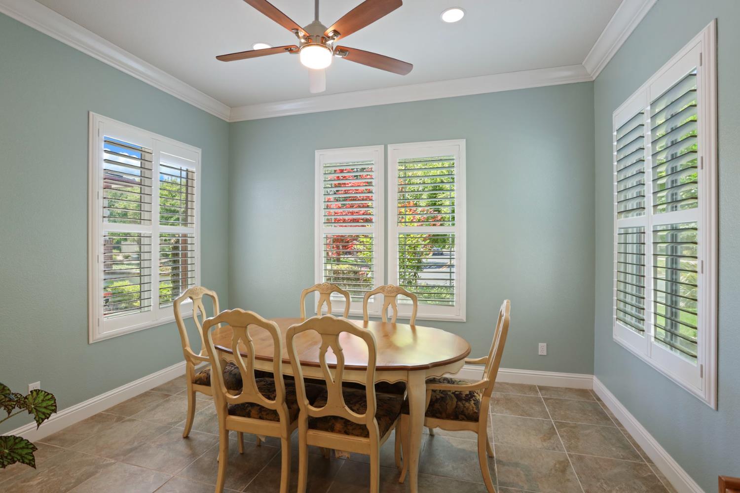 Detail Gallery Image 25 of 74 For 2424 Ashbridge Ln, Manteca,  CA 95336 - 2 Beds | 2/1 Baths