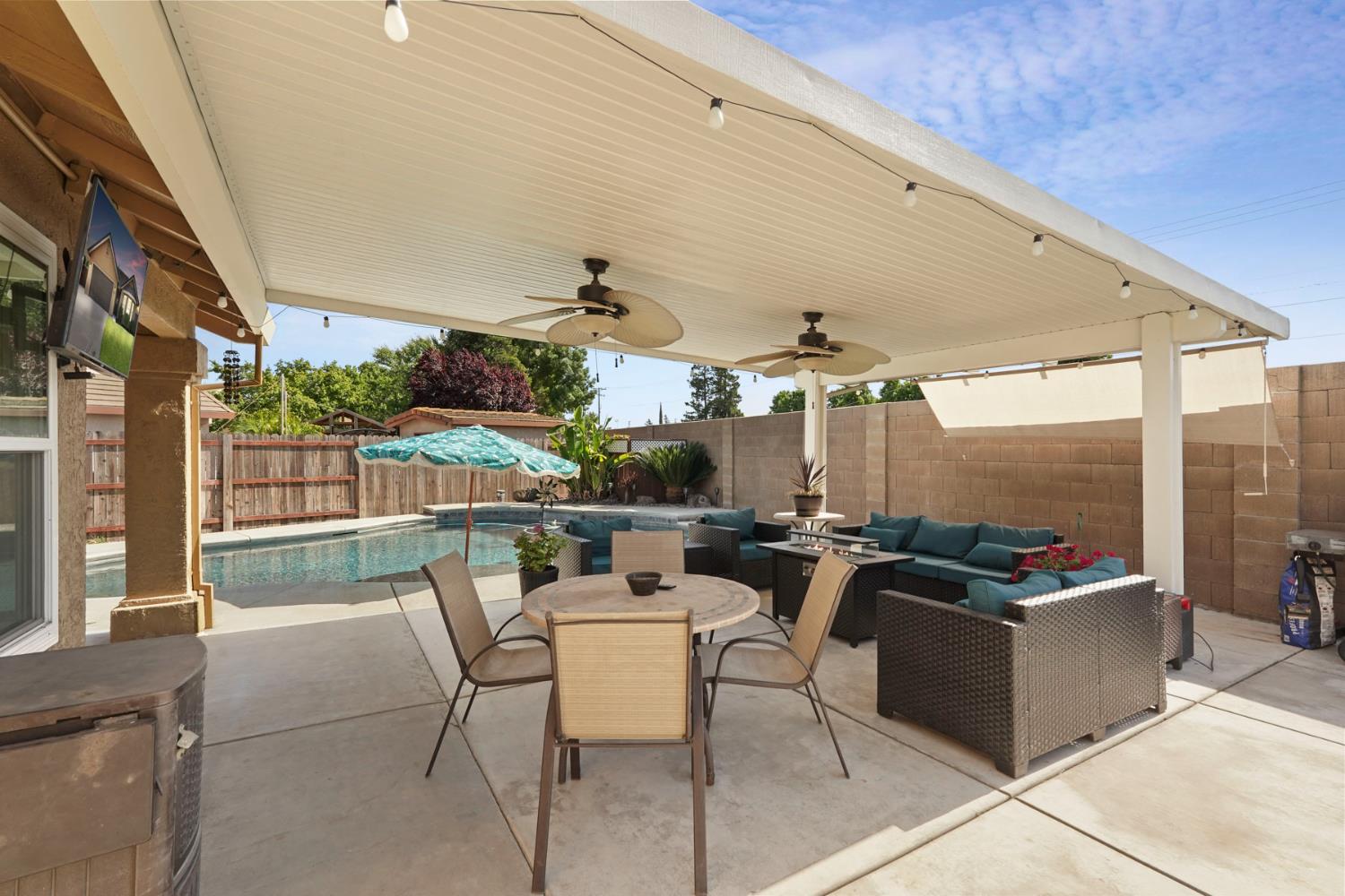 Blackbird Court, Lodi, California image 34