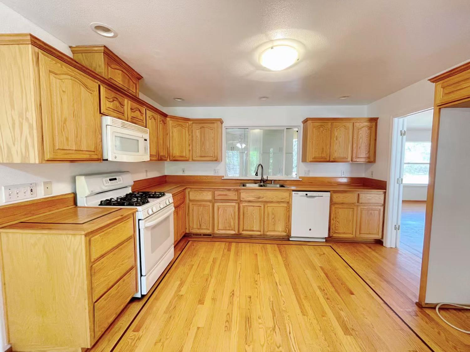 Eagle Vista Drive, Oroville, California image 16