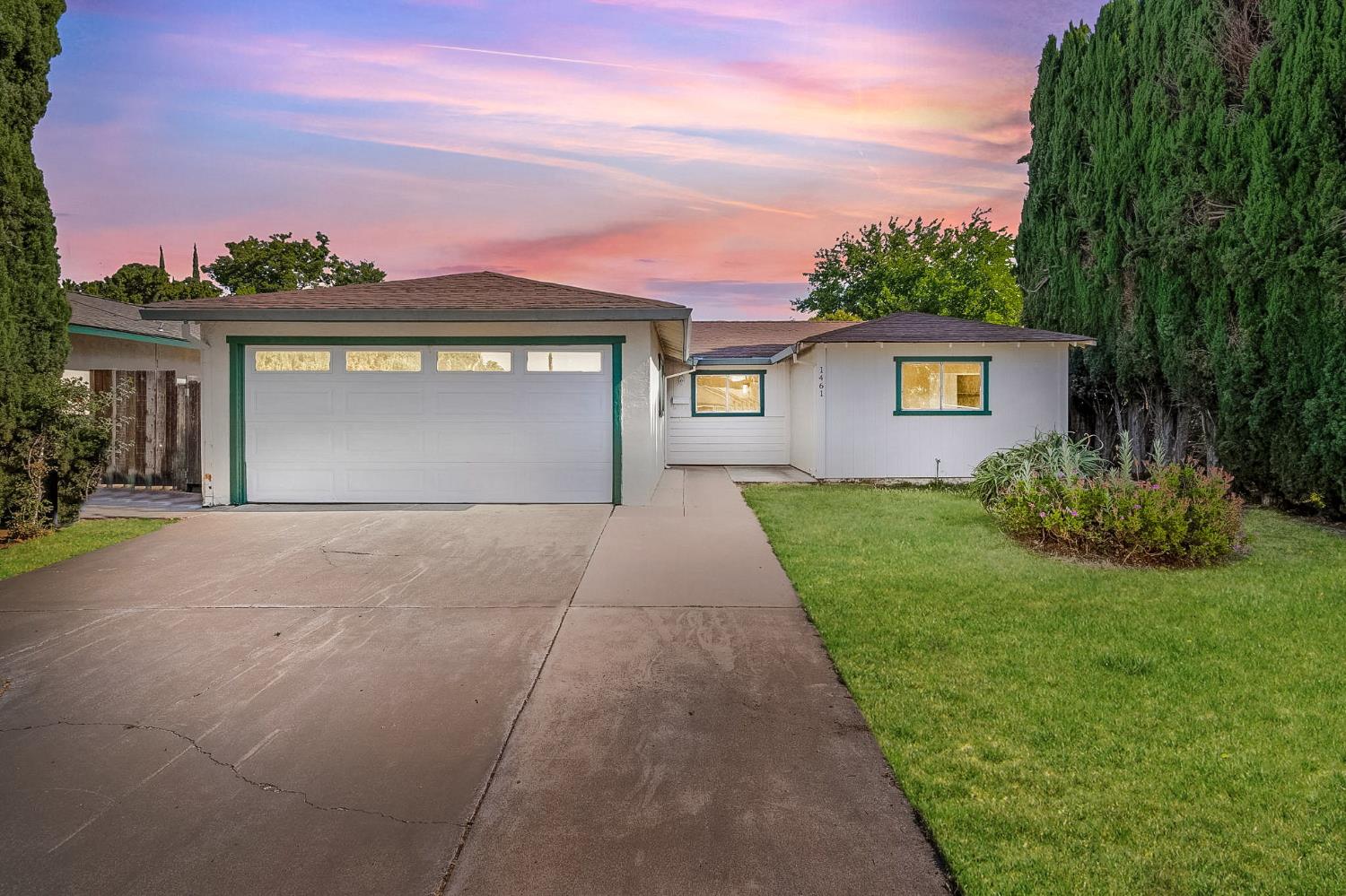 Oak Court, Tracy, California image 1