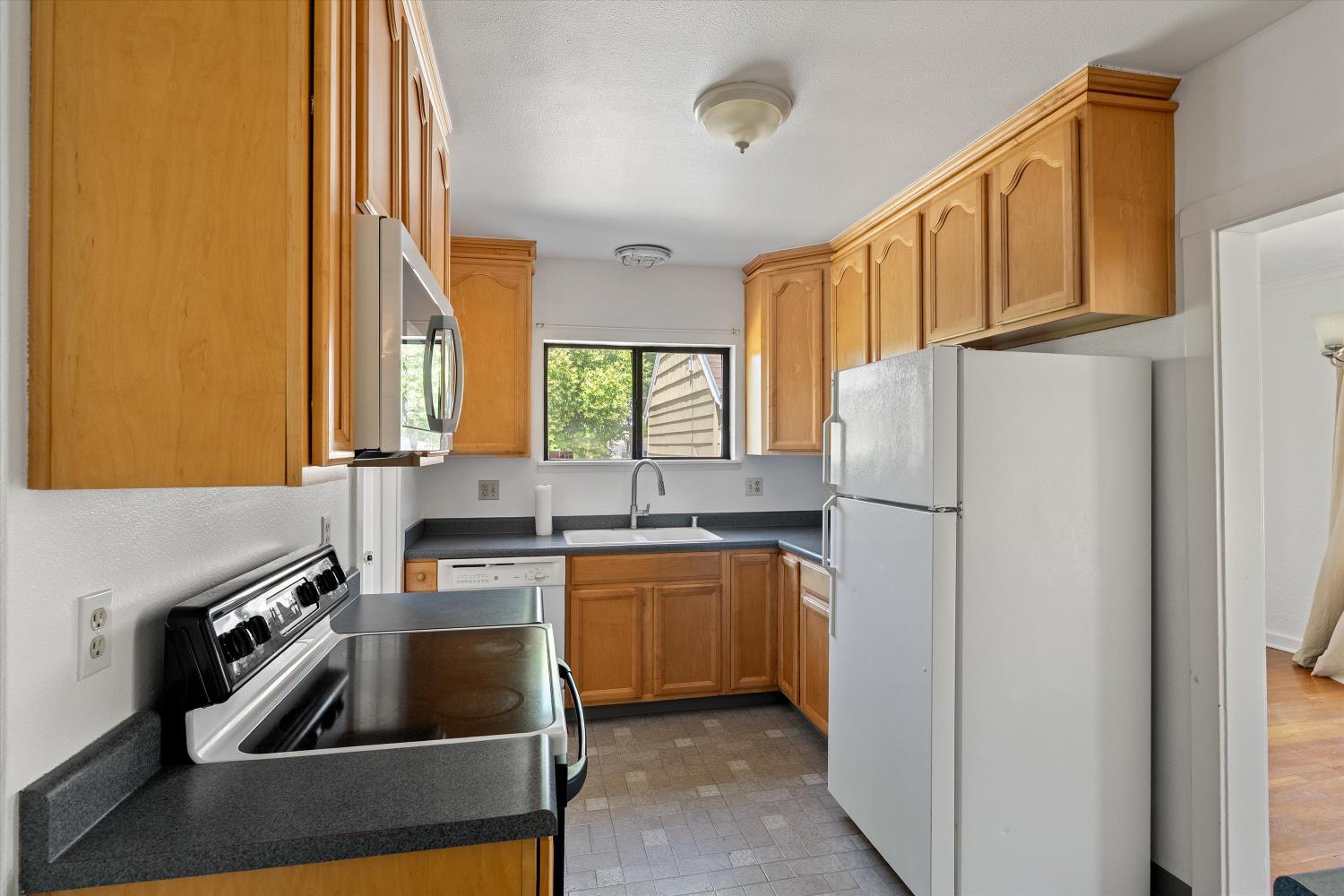 Brereton Way, Oroville, California image 14