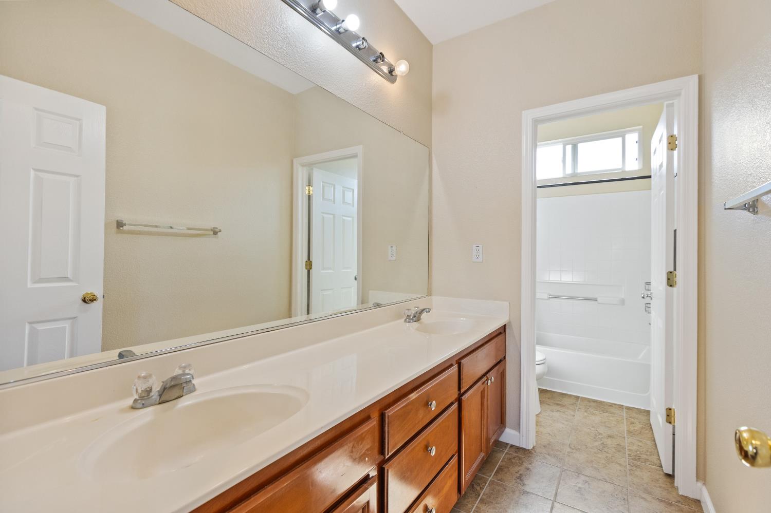 Tavira Court, Elk Grove, California image 32