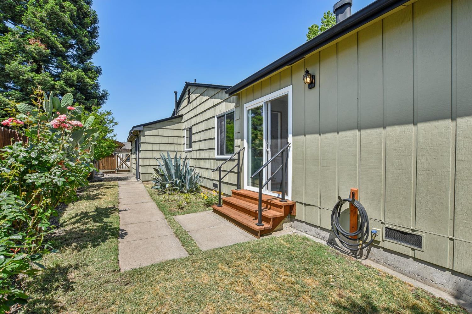 Cedarhurst Way, Carmichael, California image 20