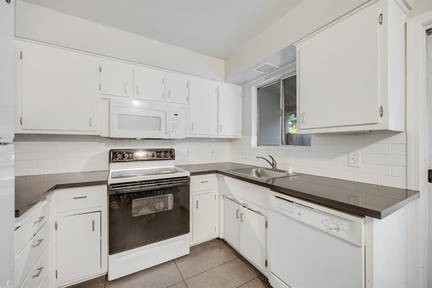 1422 Topaz Way, Sacramento, California image 5