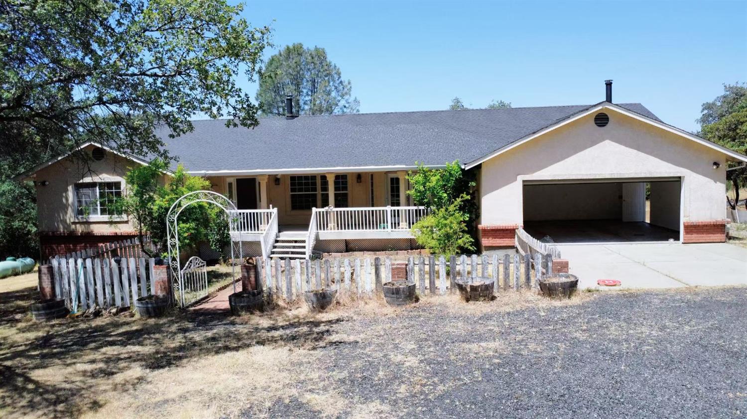 Eagle Vista Drive, Oroville, California image 2