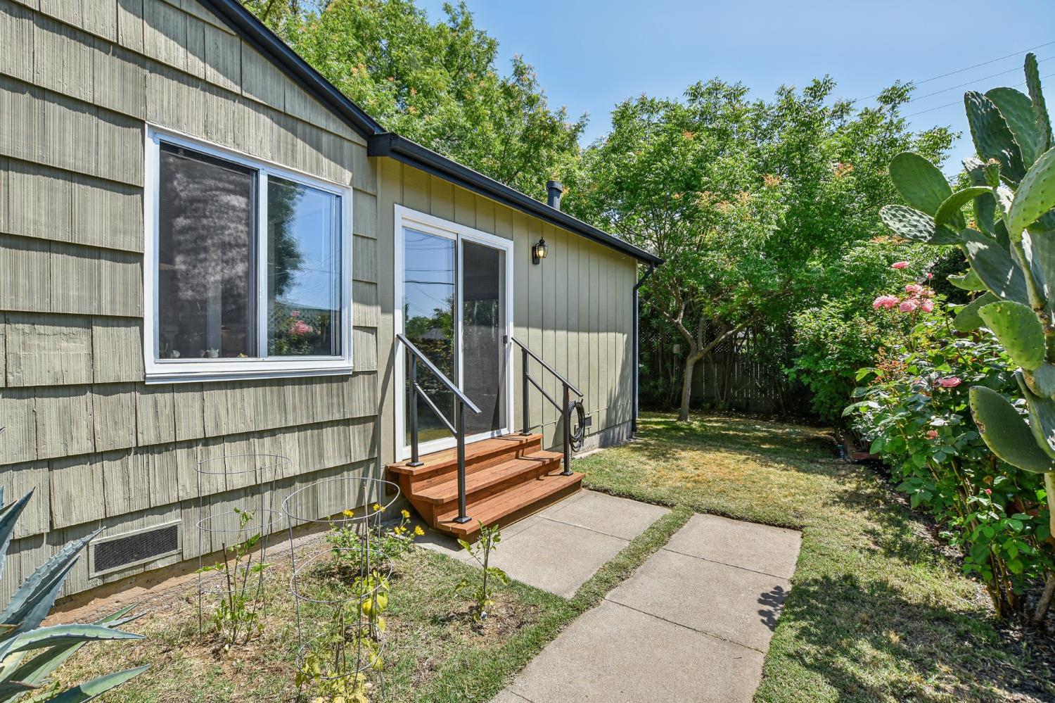 Cedarhurst Way, Carmichael, California image 21