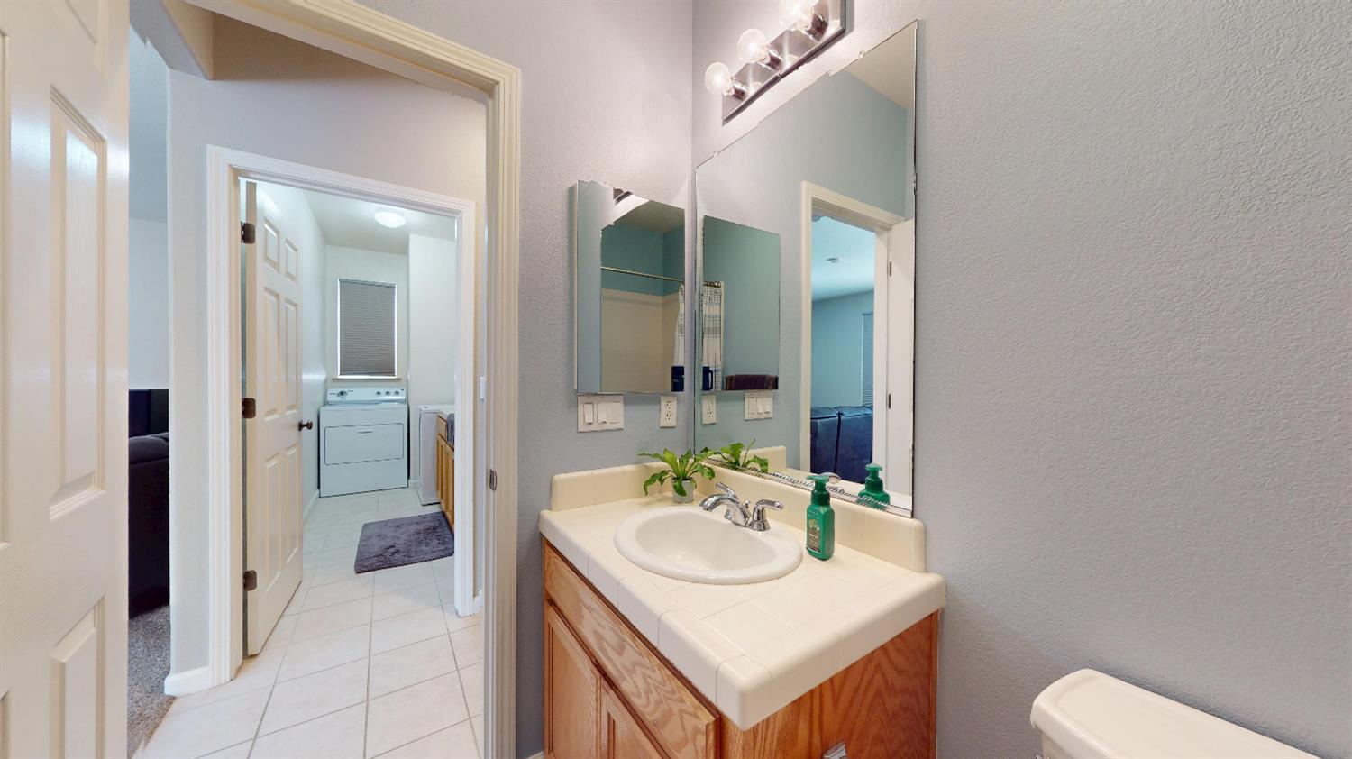 Avignon Lane, Modesto, California image 12
