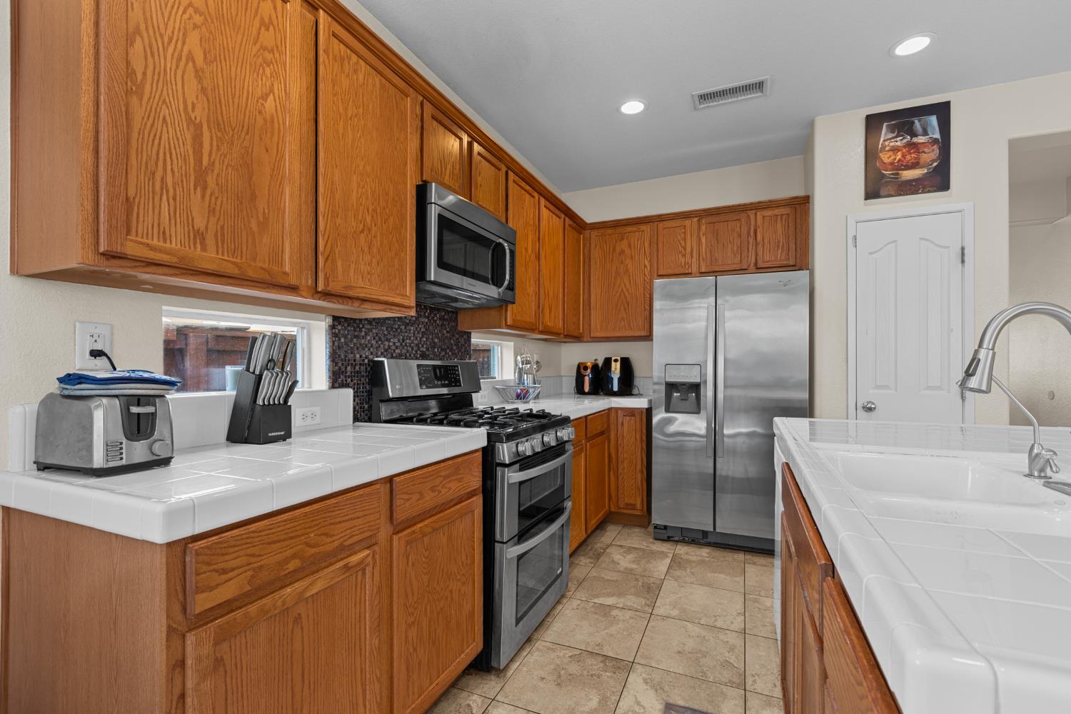 Marrissey Lane, Sacramento, California image 8