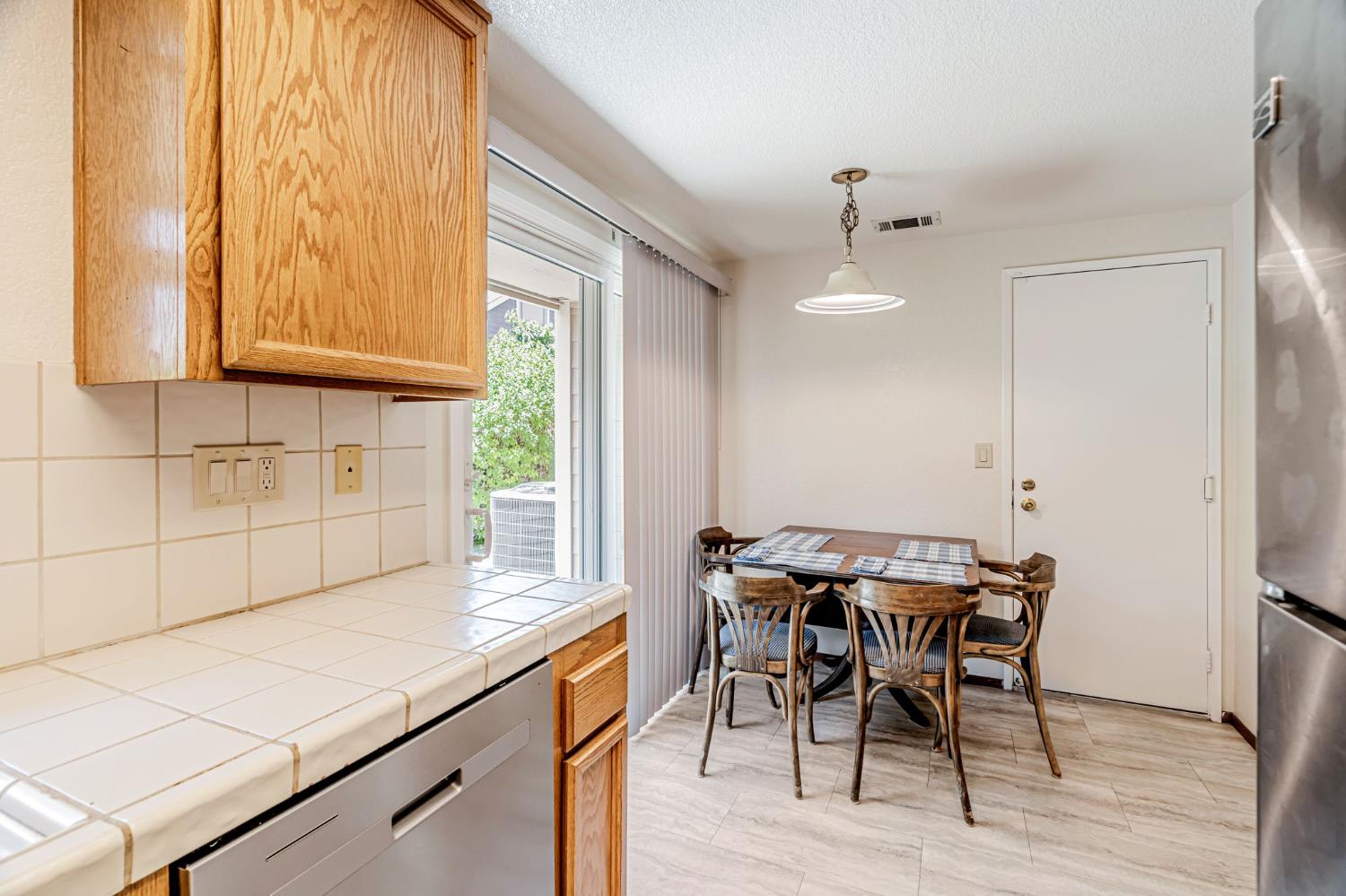 Macaw Way, San Jose, California image 7