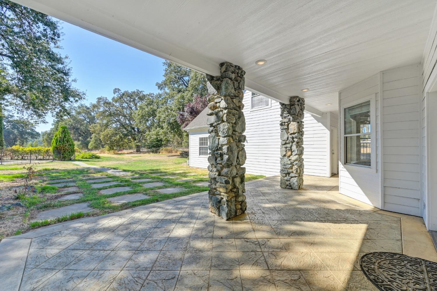 Gray Oak Drive, Rough and Ready, California image 41