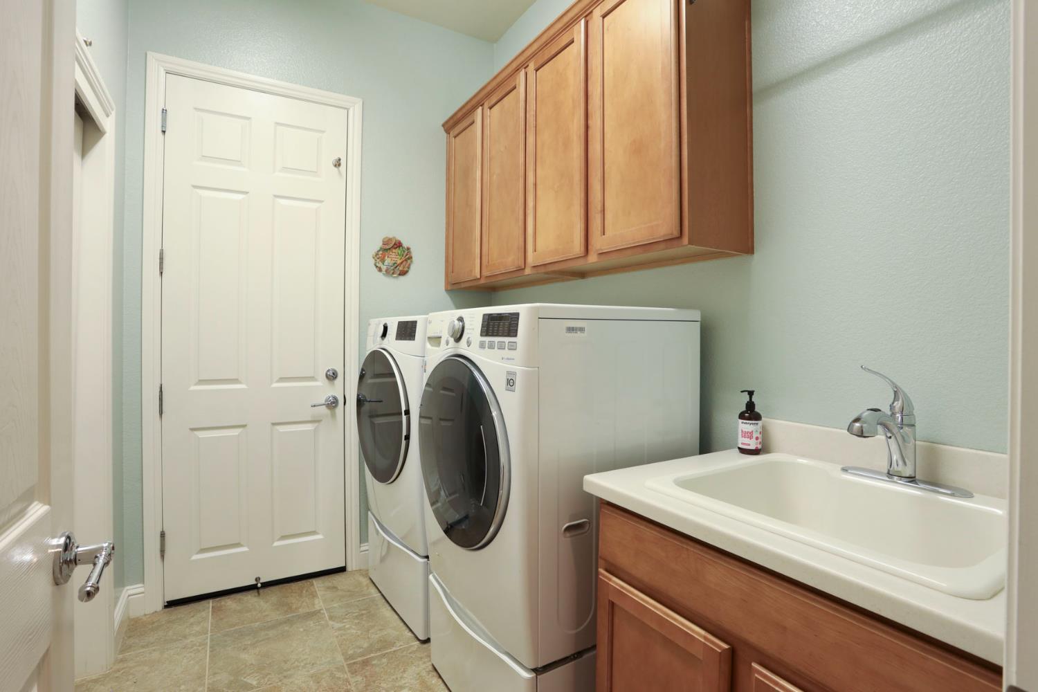 Detail Gallery Image 30 of 74 For 2424 Ashbridge Ln, Manteca,  CA 95336 - 2 Beds | 2/1 Baths