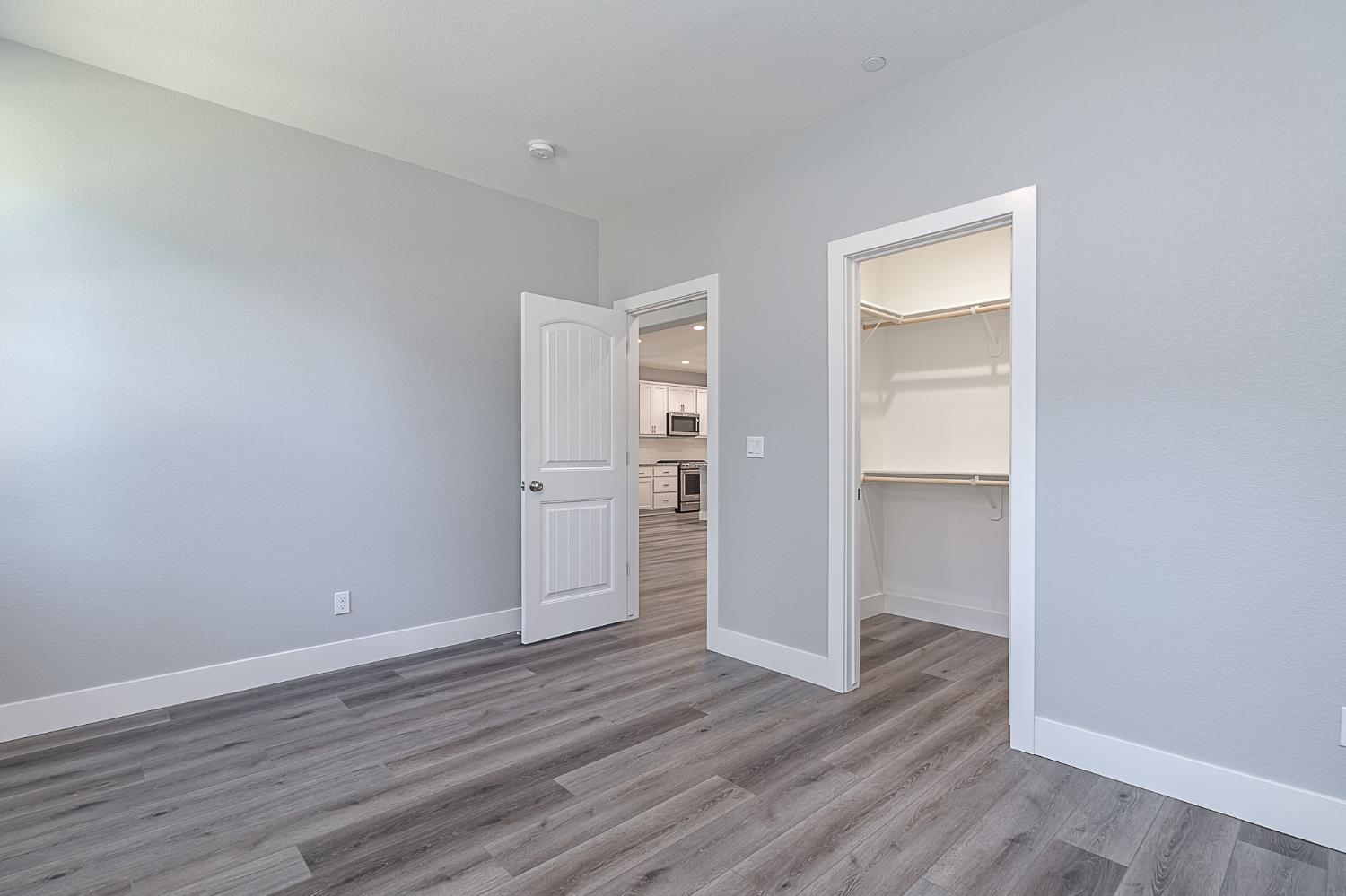 Meadowlands Drive, Oakdale, California image 19