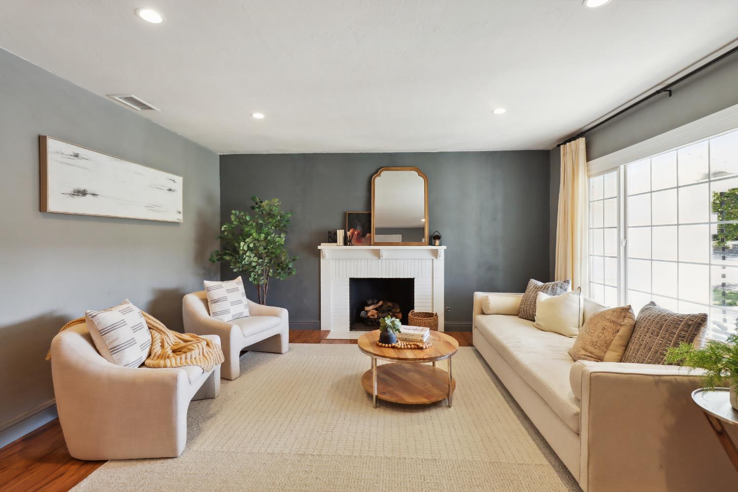 Saint Mathews Drive, Sacramento, California image 2