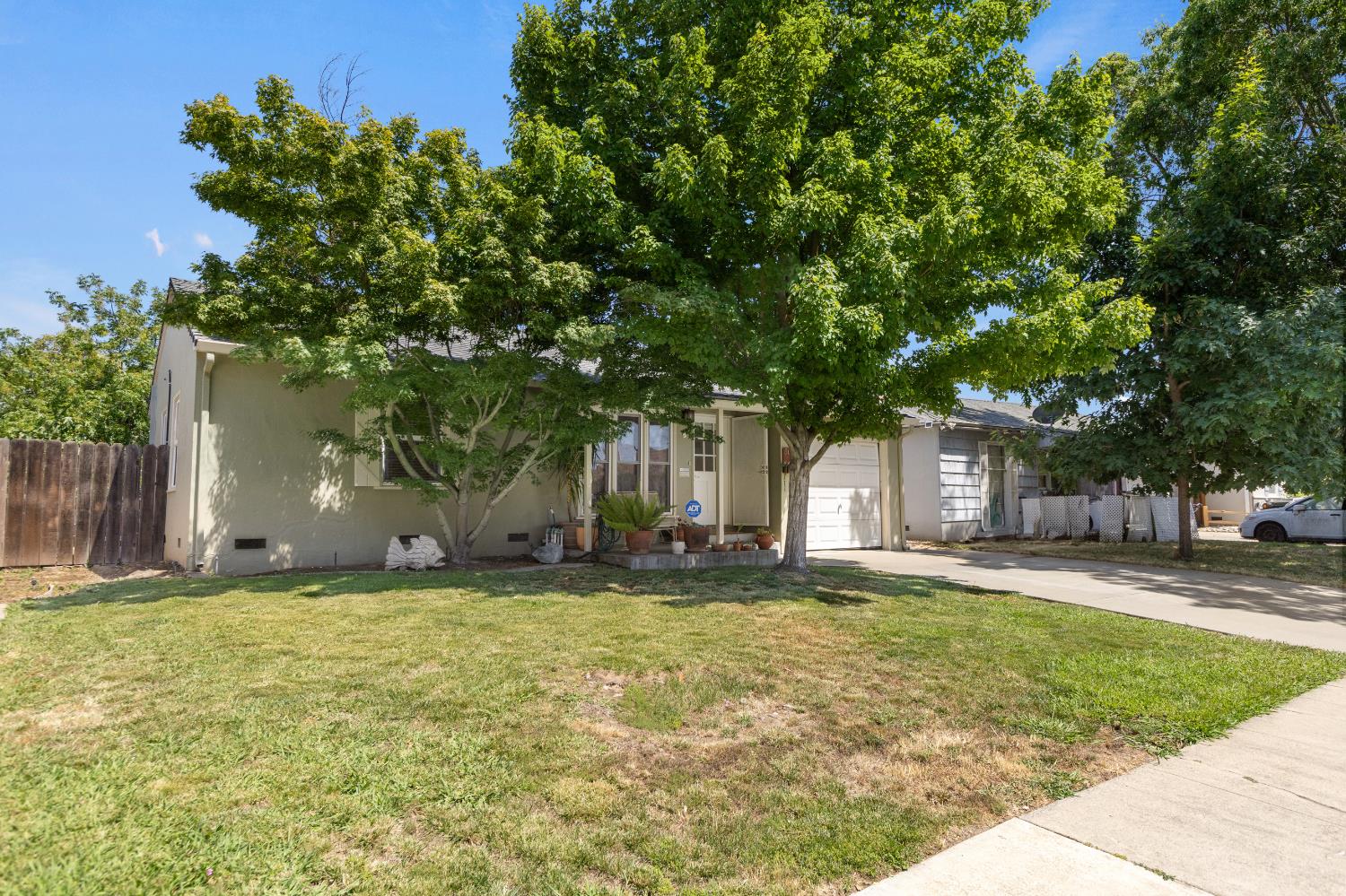 La Campana Way, Sacramento, California image 3