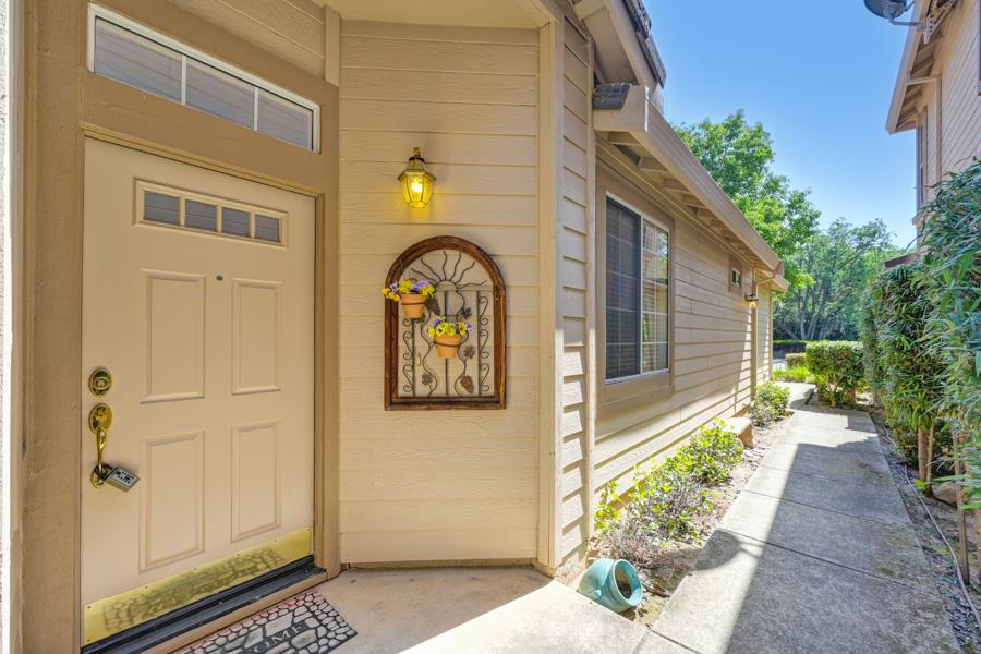 Heritage Meadow Lane, Citrus Heights, California image 5