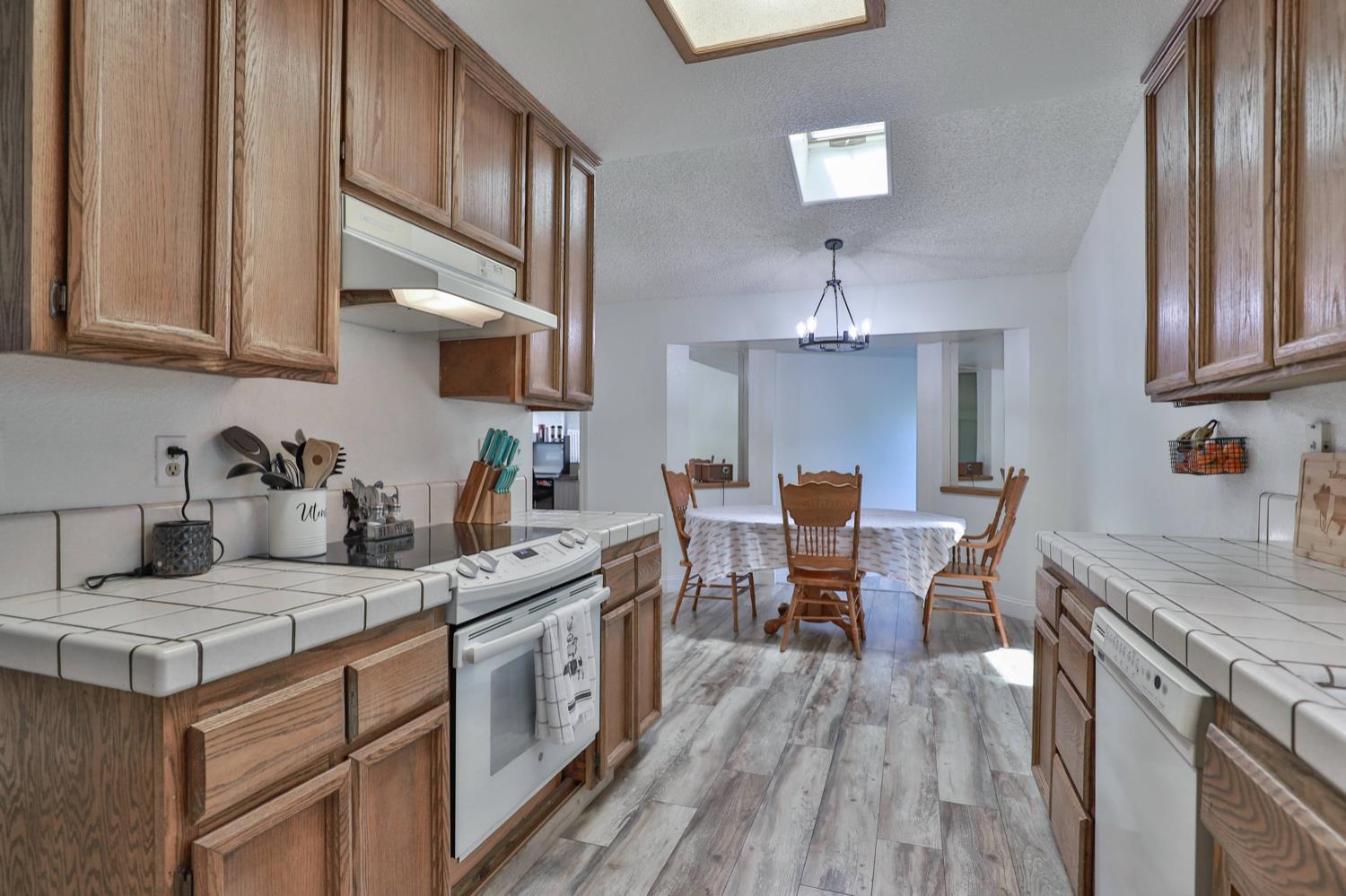 Falcon Meadow Dr Drive, Elk Grove, California image 7