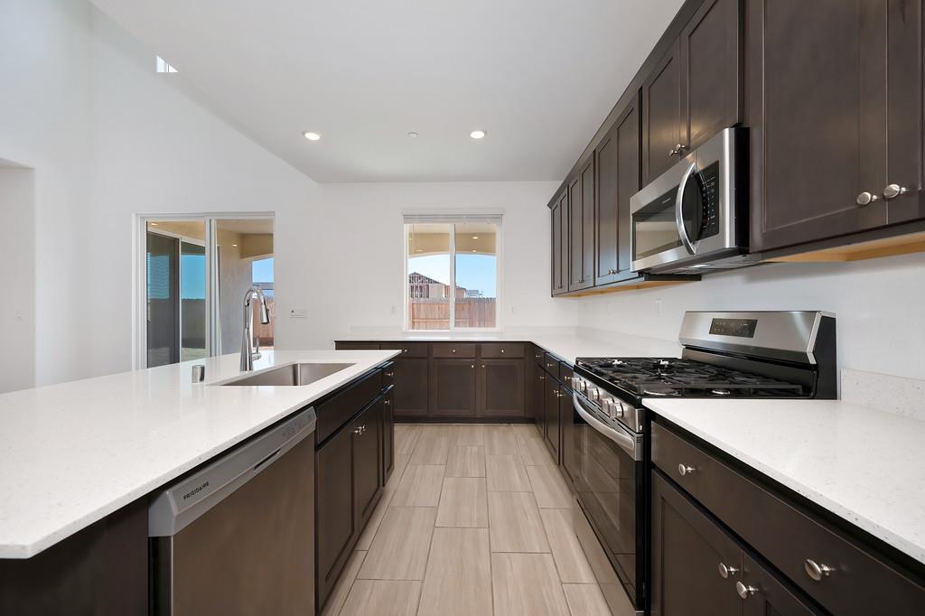Monroe Drive, Sacramento, California image 9