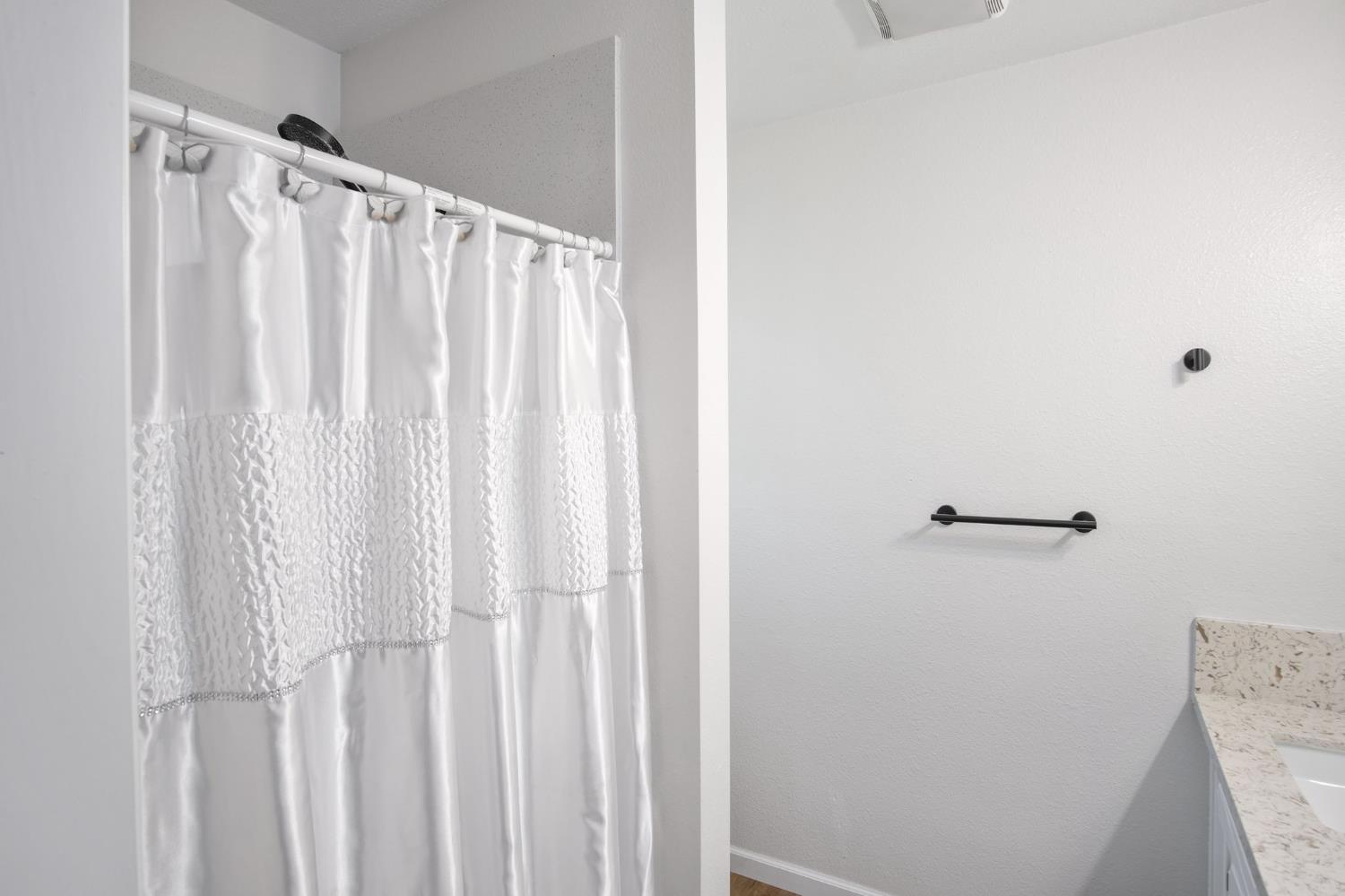 Detail Gallery Image 12 of 24 For 372 Terri Dr, Atwater,  CA 95301 - 3 Beds | 2 Baths