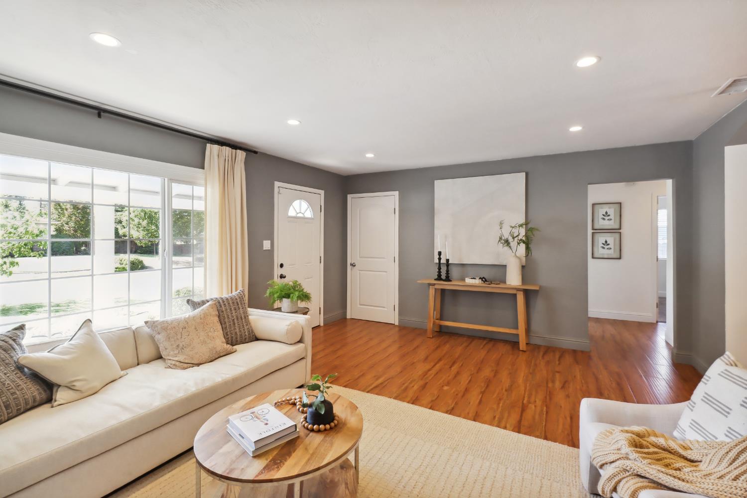 Saint Mathews Drive, Sacramento, California image 4