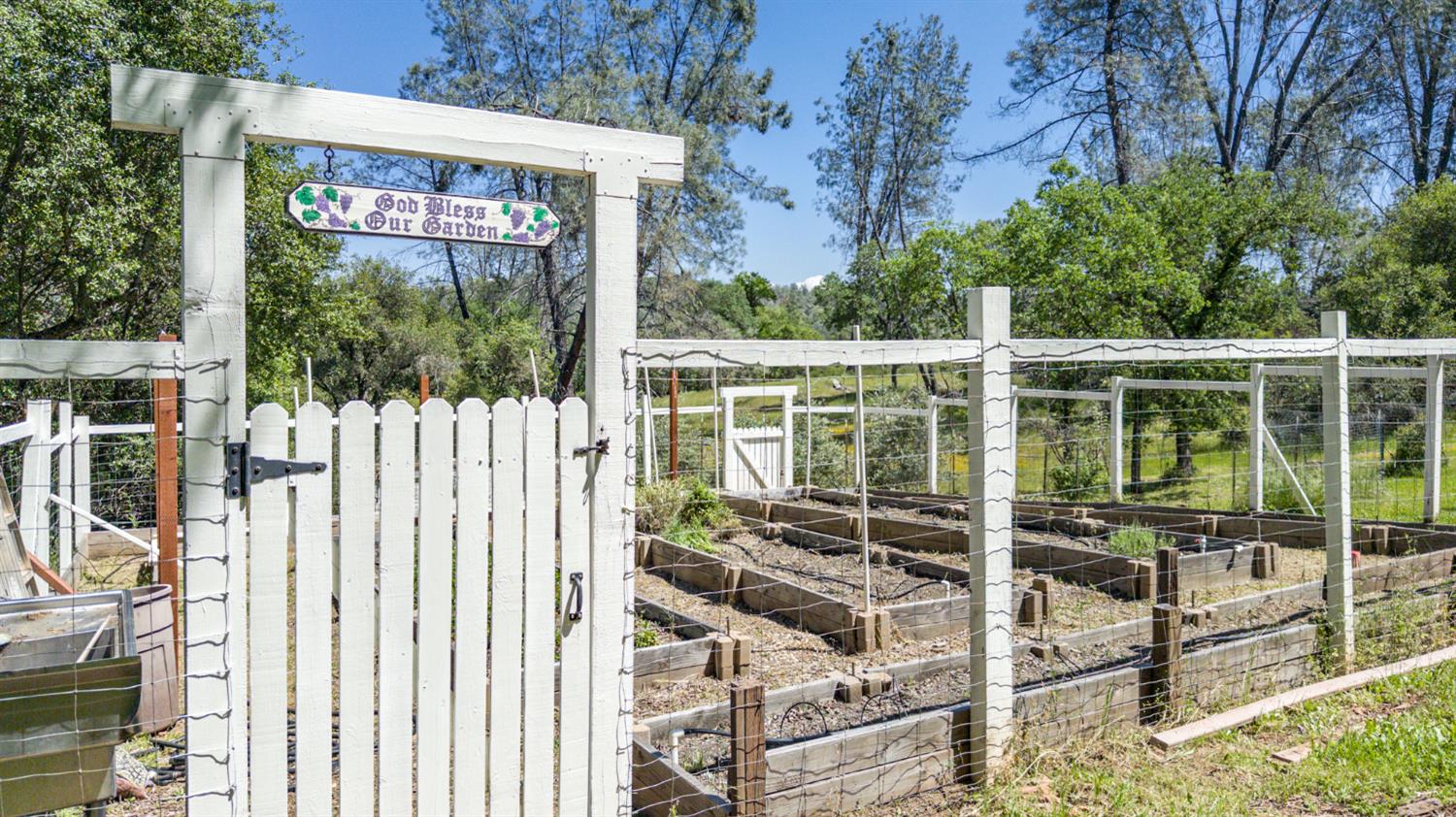 Detail Gallery Image 75 of 80 For 2611 Golden Fawn Trl, Shingle Springs,  CA 95682 - 4 Beds | 4/2 Baths