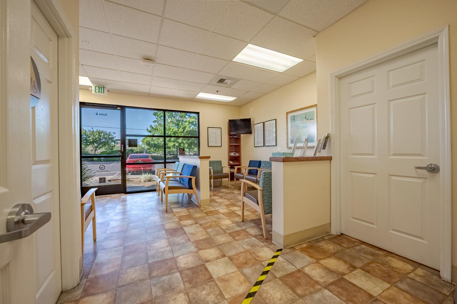 Detail Gallery Image 5 of 32 For 410 E Yosemite Ave #B,  Merced,  CA 95340 - – Beds | – Baths