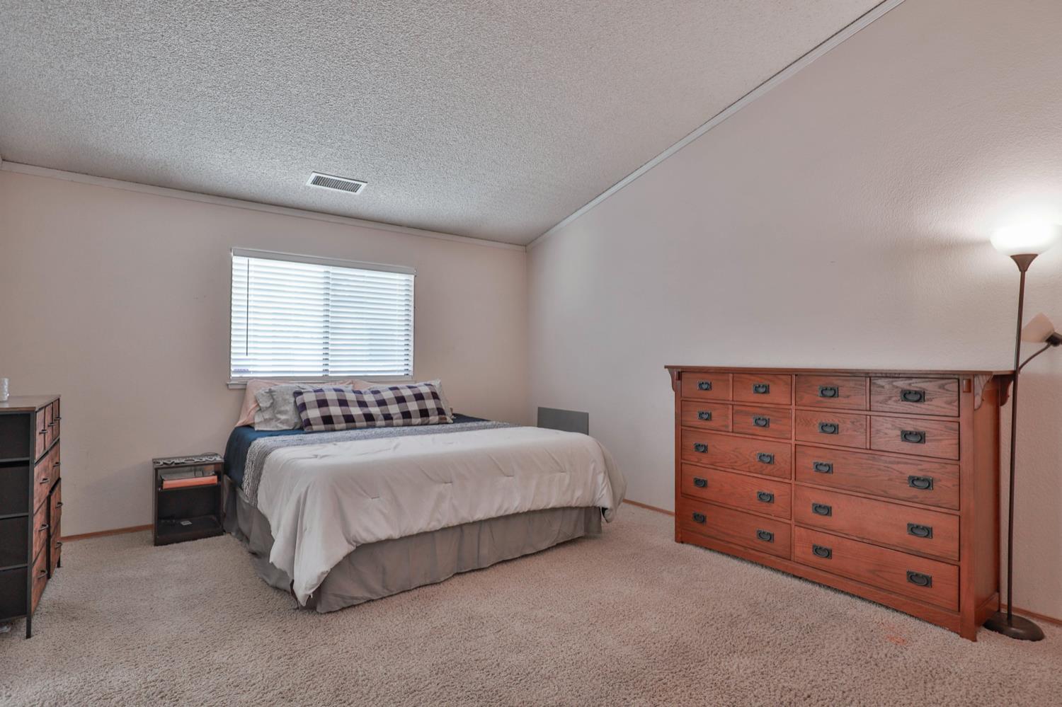 Falcon Meadow Dr Drive, Elk Grove, California image 15