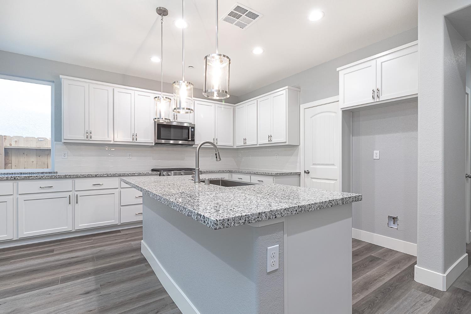Meadowlands Drive, Oakdale, California image 8